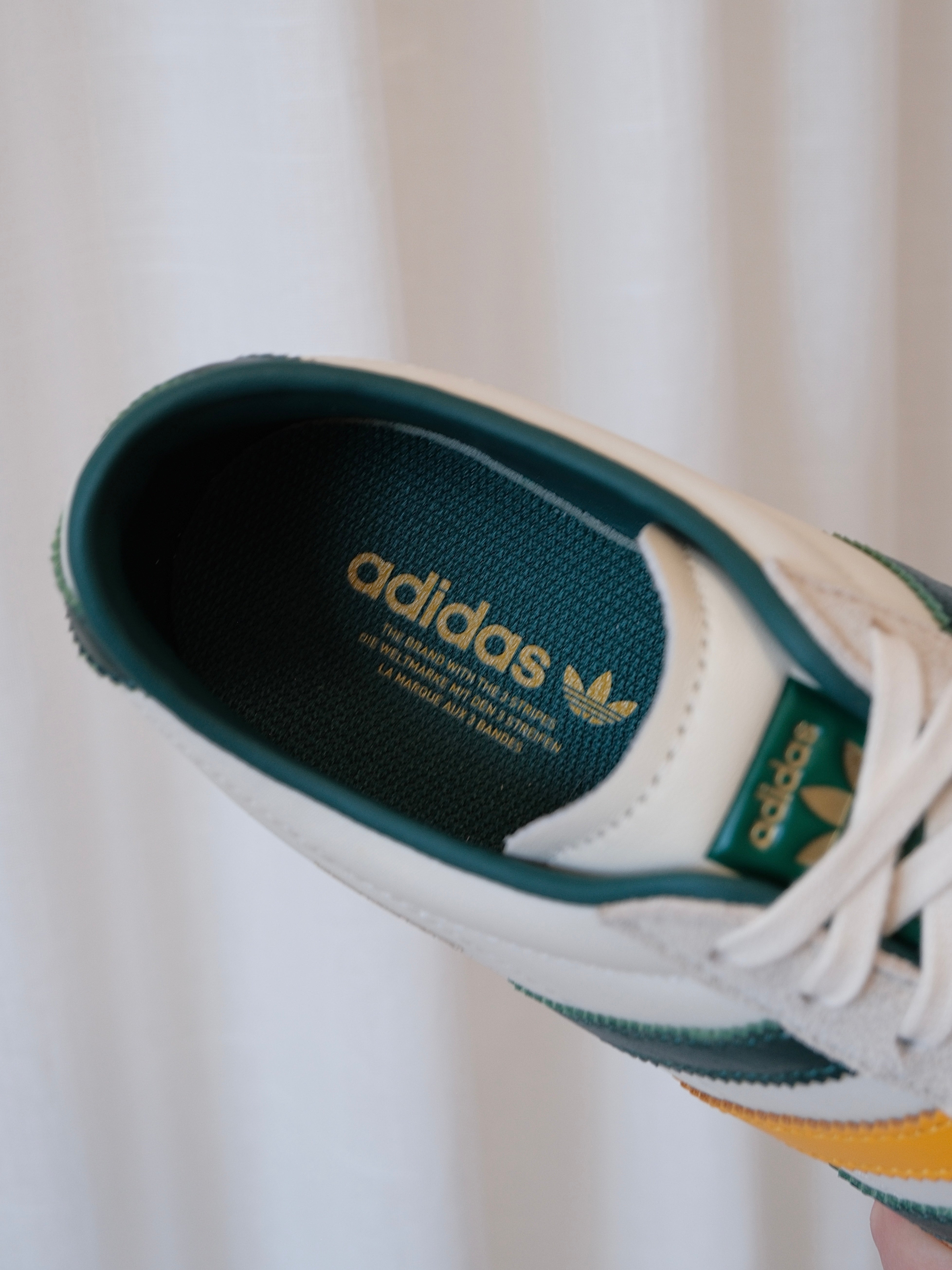 'Tokyo' Shoes, Size US M6 | W7