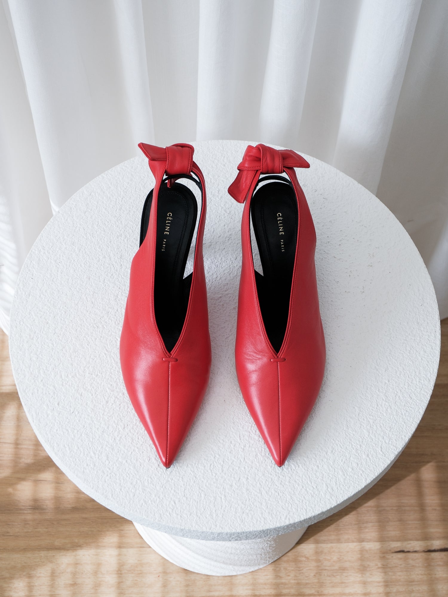 SS18 'Soft V-Neck' Slingback Leather Pumps, Size 36