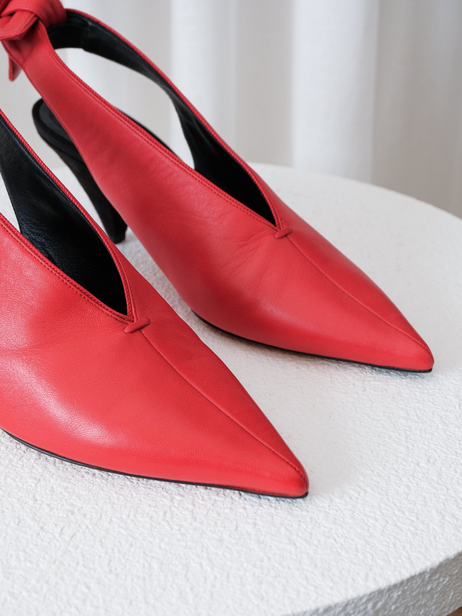 SS18 'Soft V-Neck' Slingback Leather Pumps, Size 36