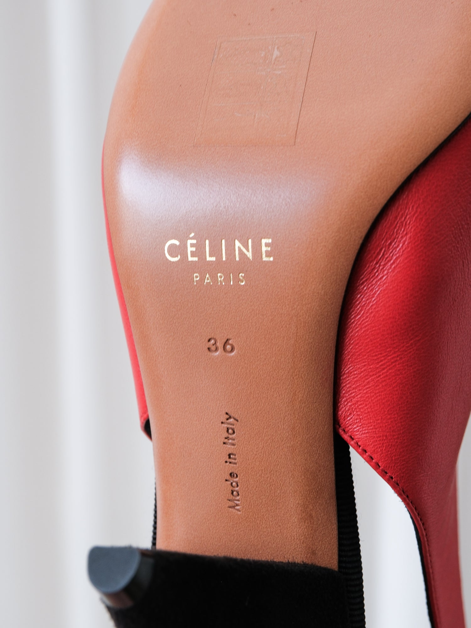 SS18 'Soft V-Neck' Slingback Leather Pumps, Size 36