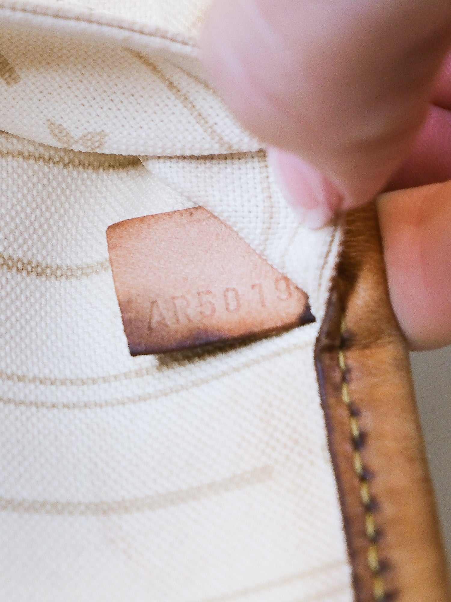 'Neverfull' MM Damier Azur Canvas Tote Bag
