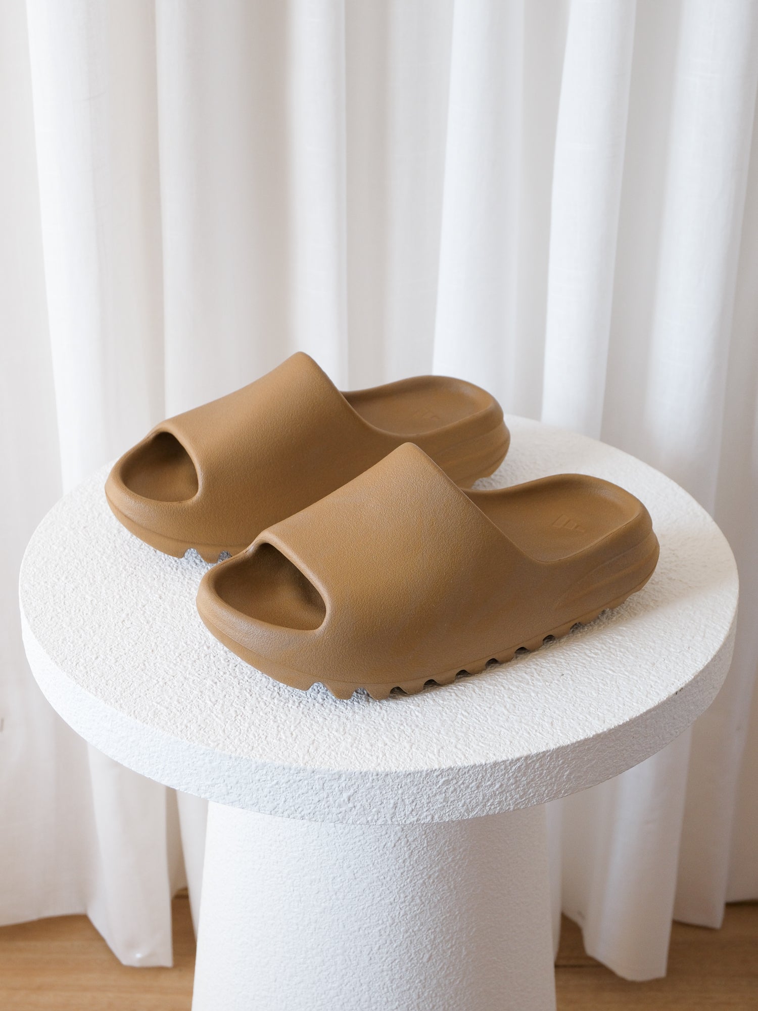 Rubber Pool Slides, Size US M5 | W6