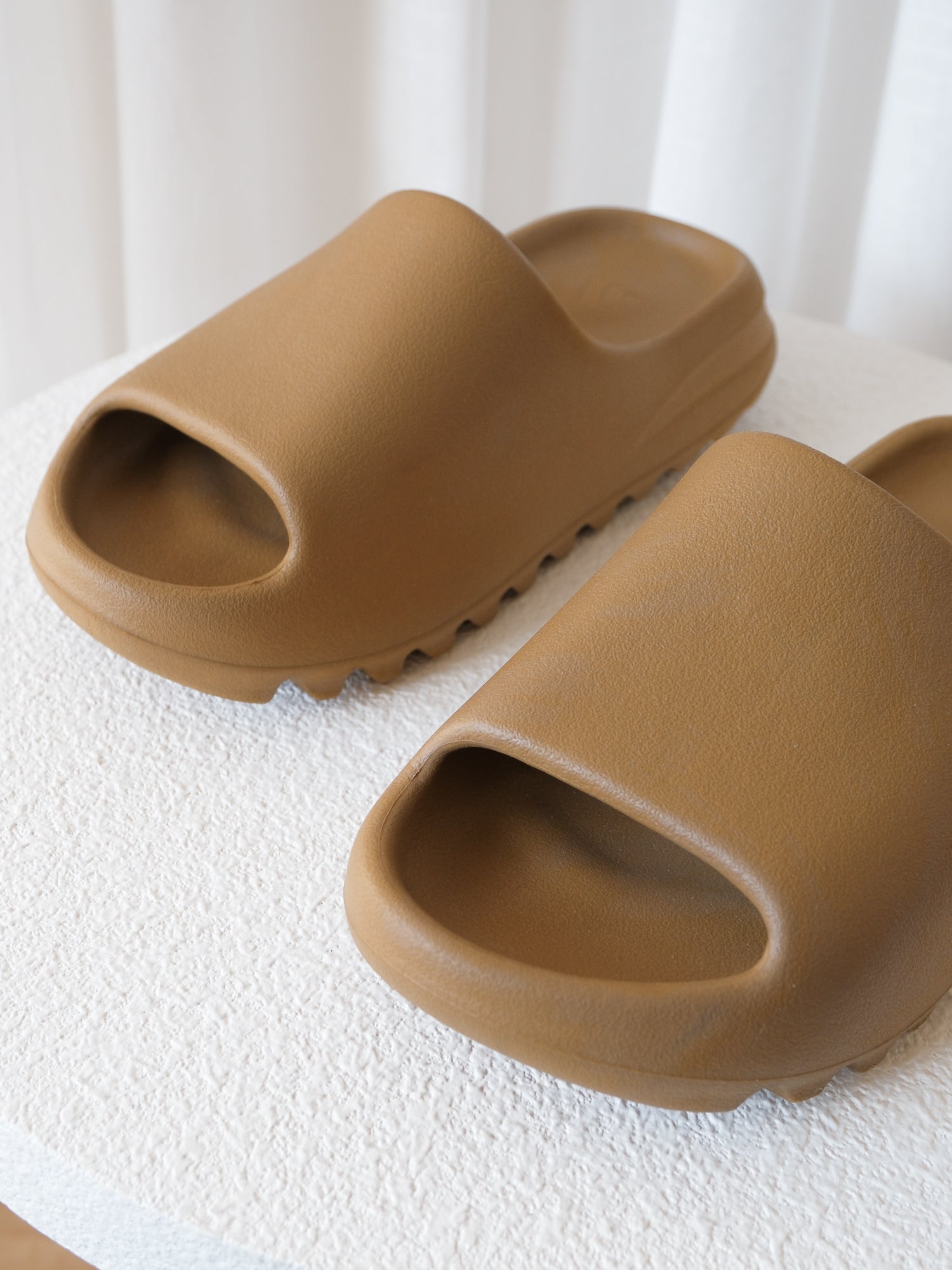 Rubber Pool Slides, Size US M5 | W6