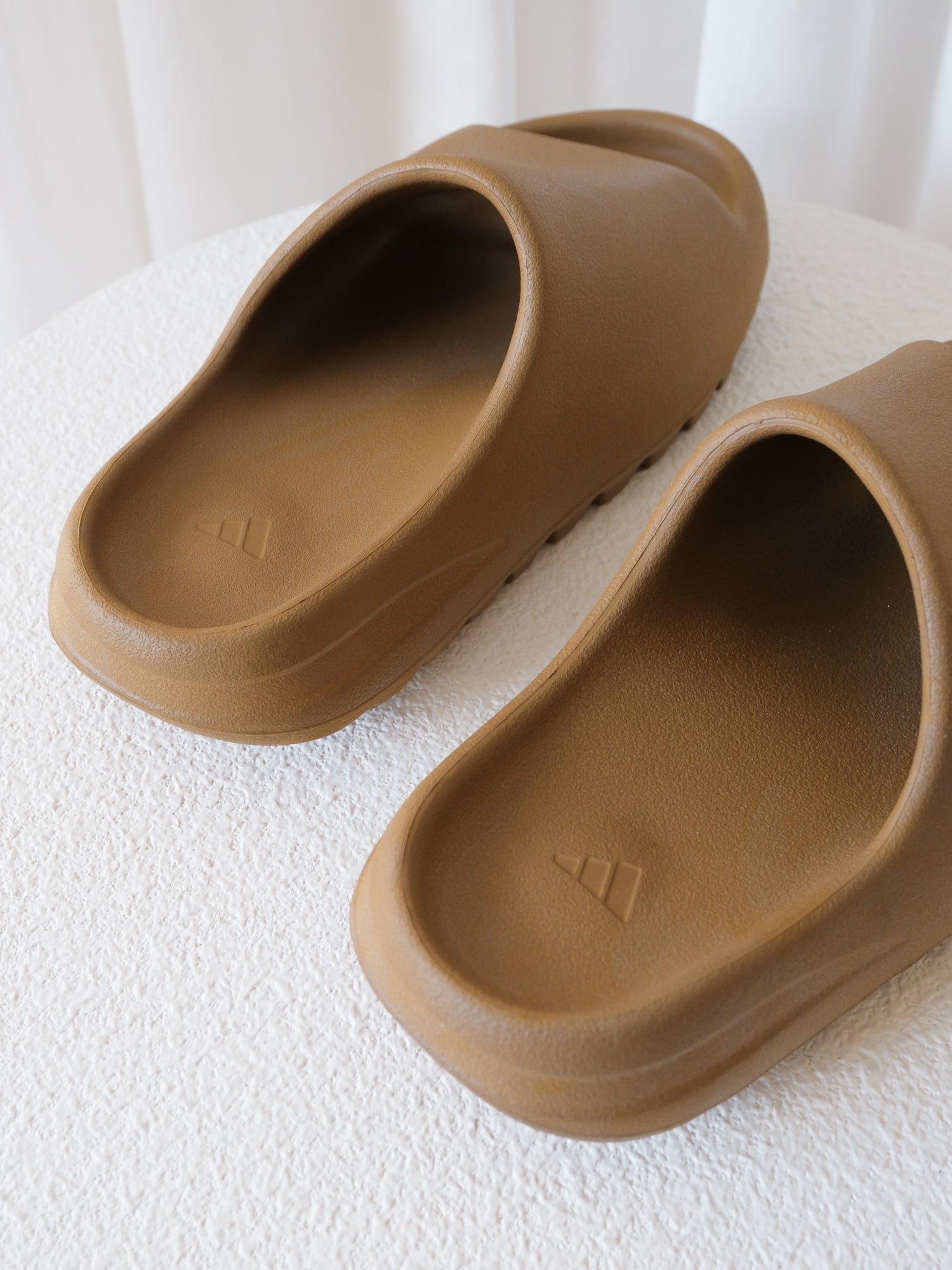 Rubber Pool Slides, Size US M5 | W6