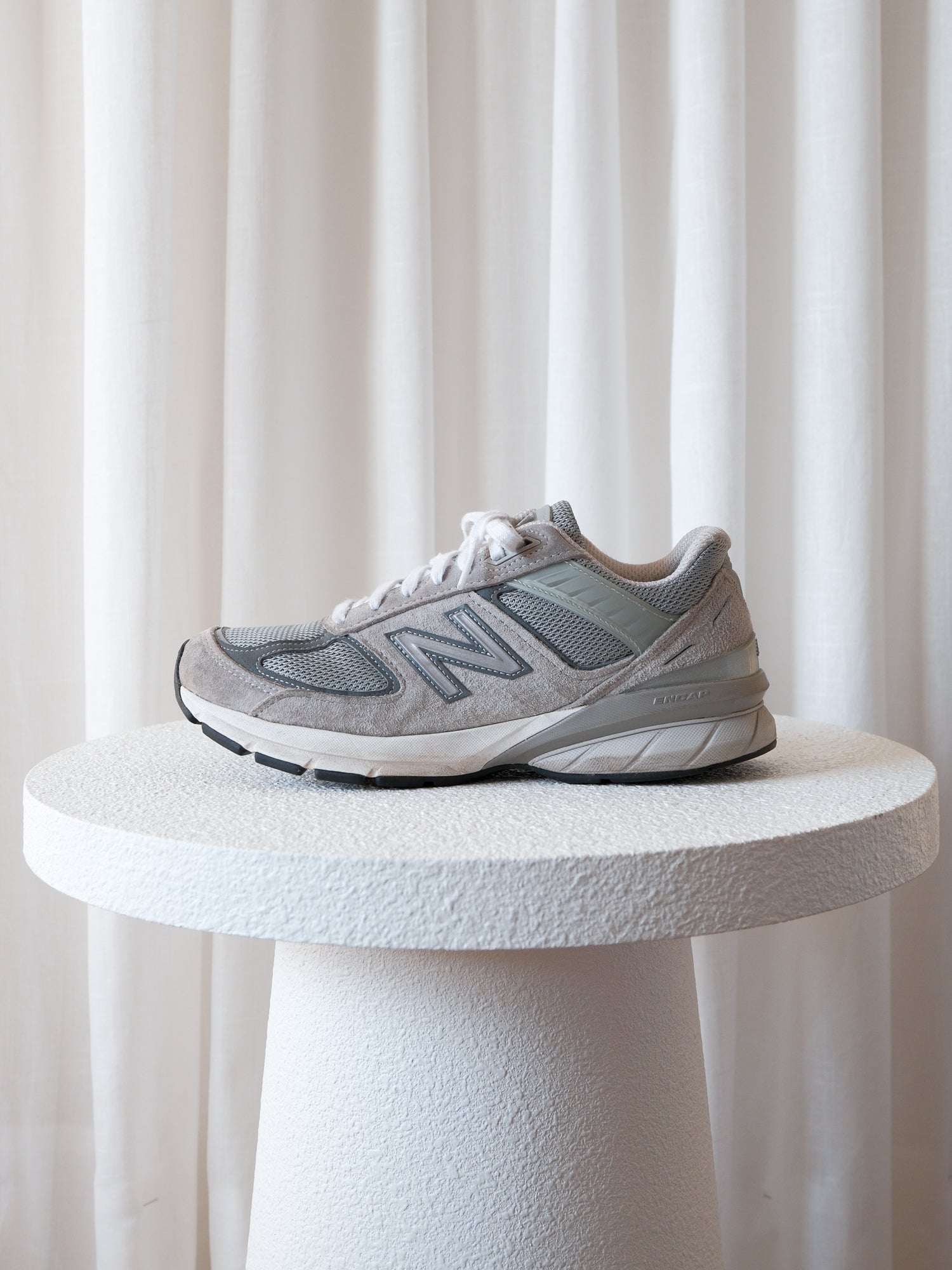 '990v5' Sneakers, Size 37
