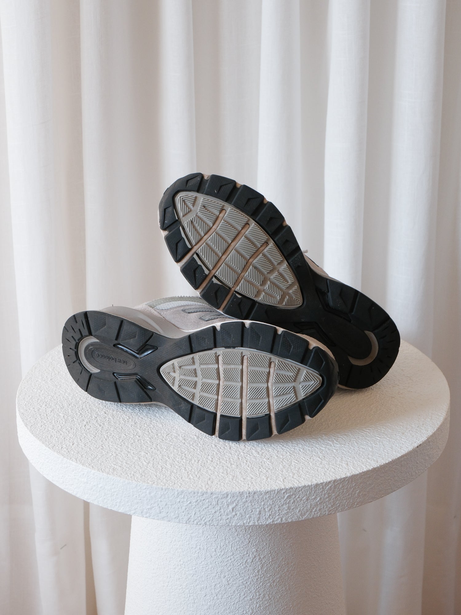 '990v5' Sneakers, Size 37