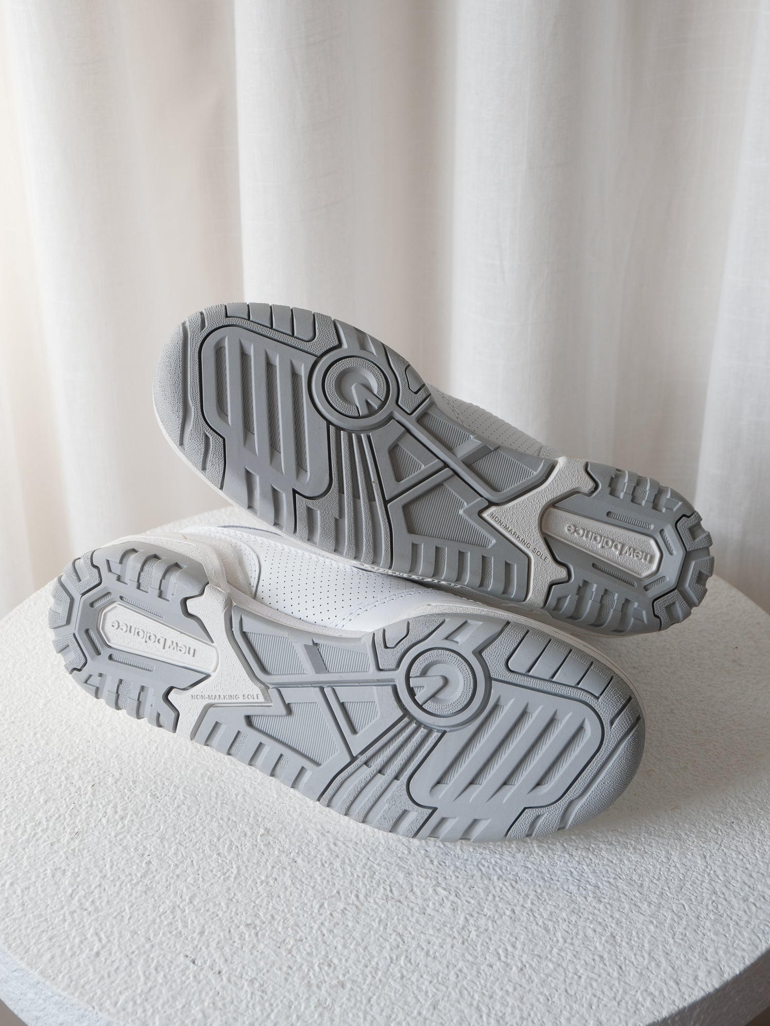 NB 550 Unisex Sneakers, Size 37.5