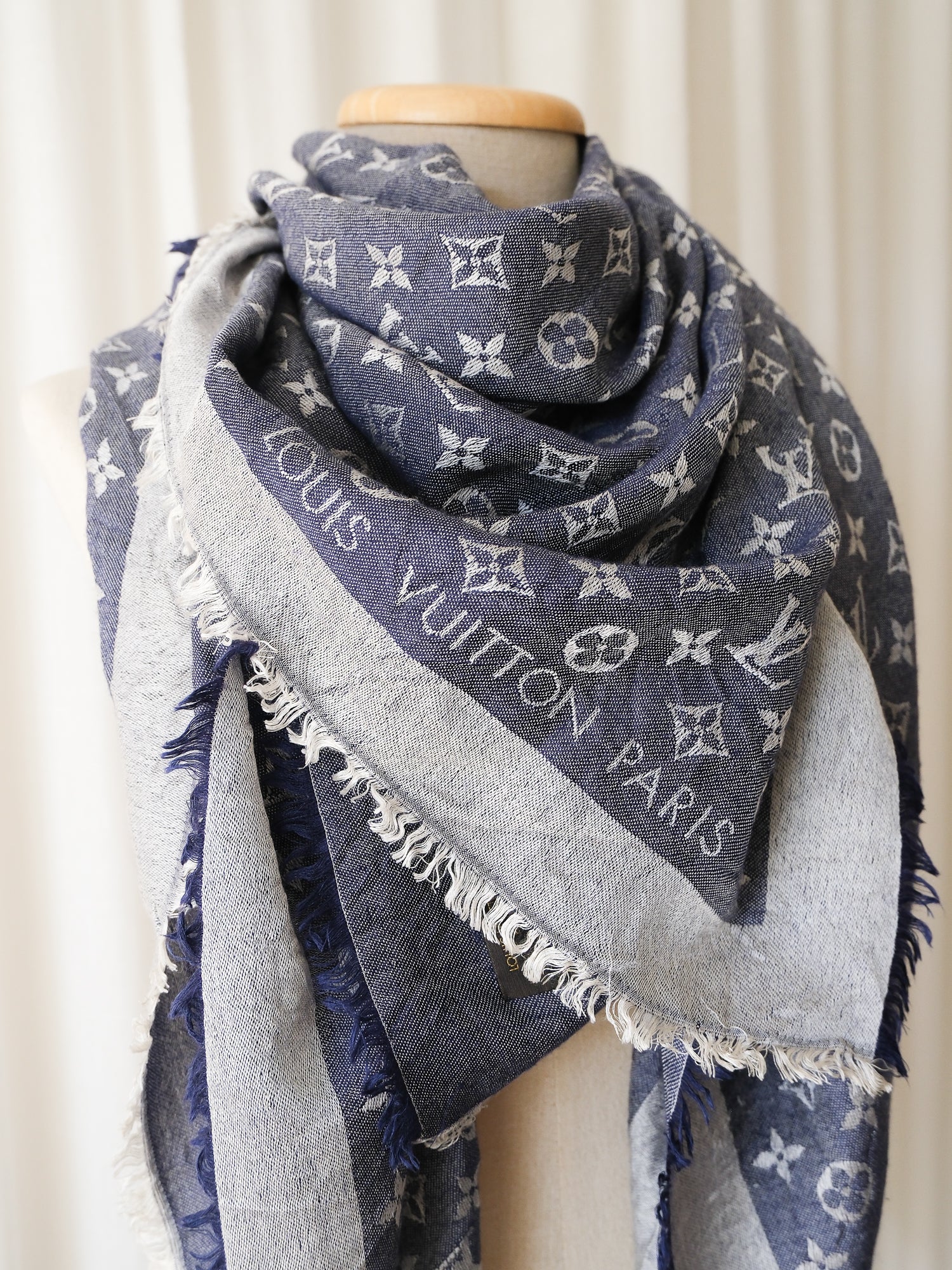 M71376 Monogram Denim Shawl
