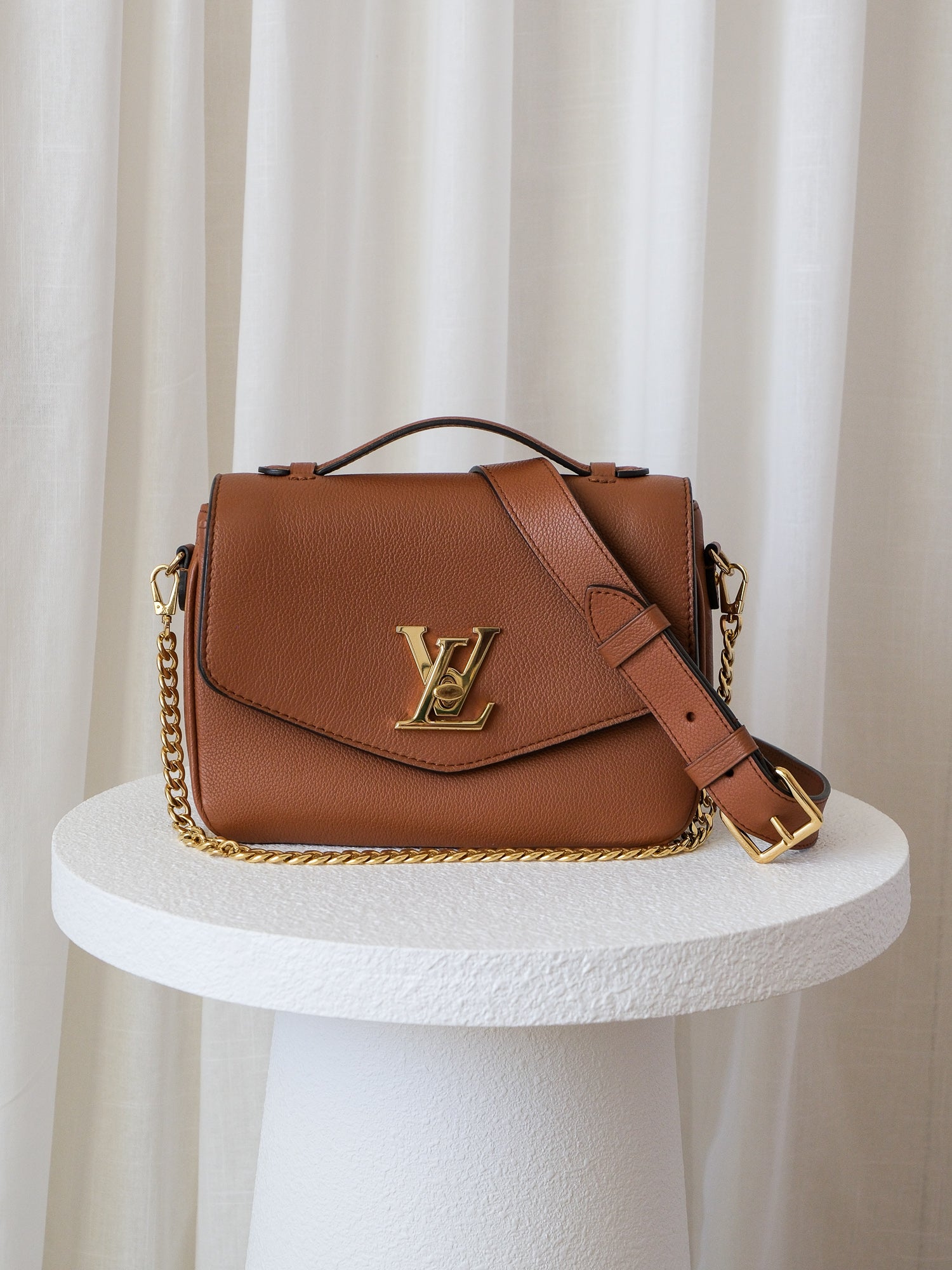 'Oxford' Lockme Leather Crossbody Bag