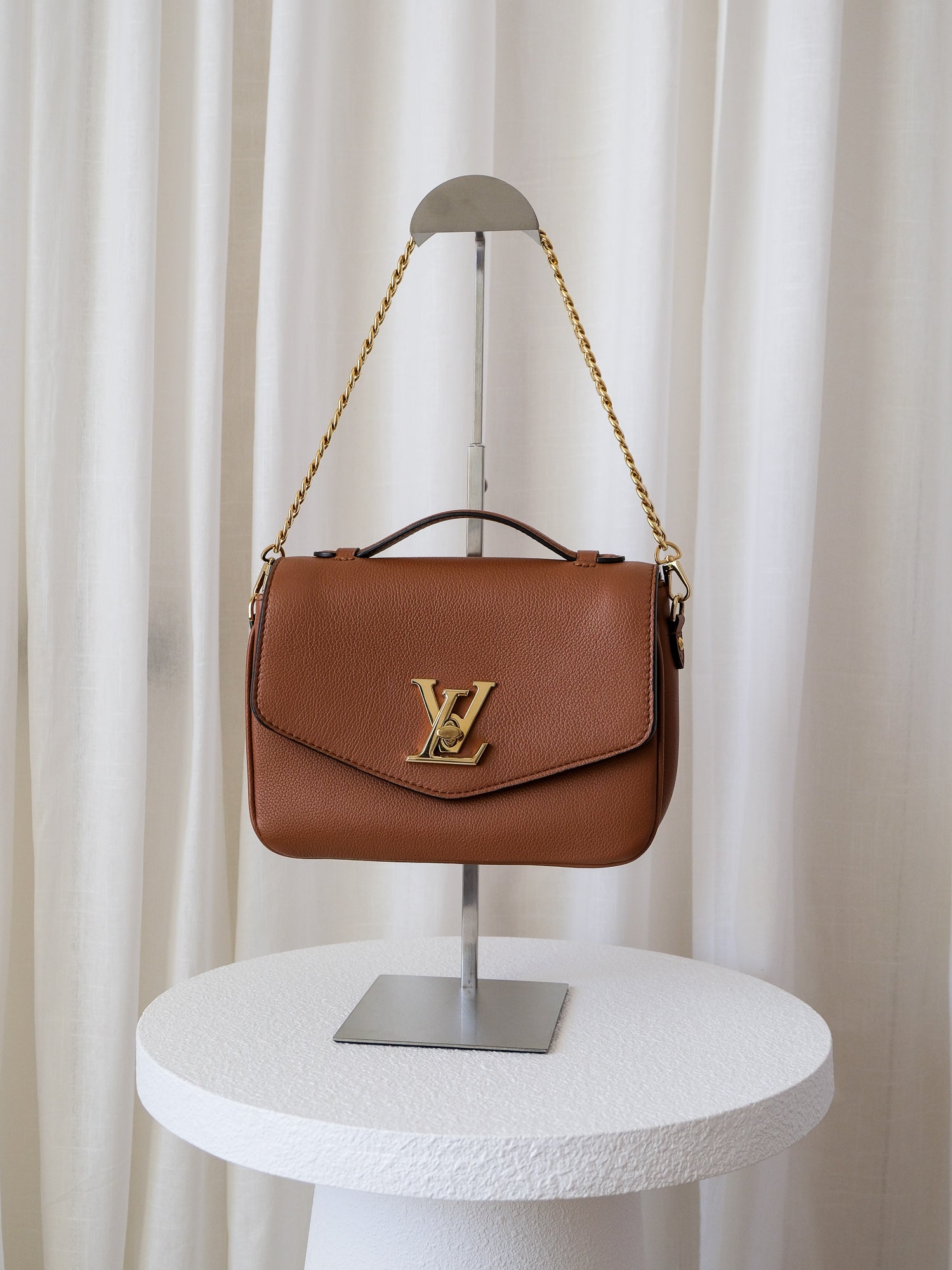 'Oxford' Lockme Leather Crossbody Bag