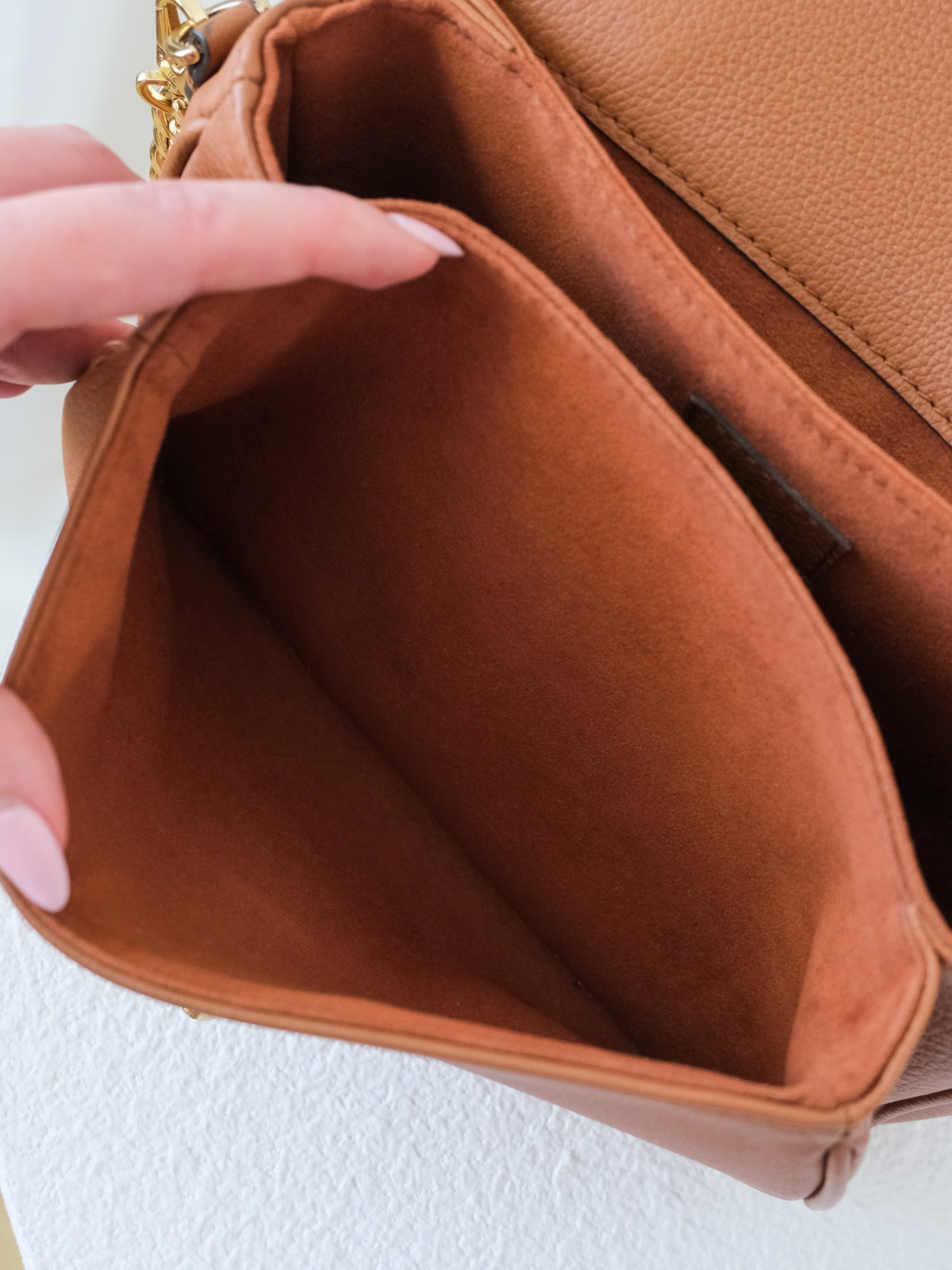 'Oxford' Lockme Leather Crossbody Bag