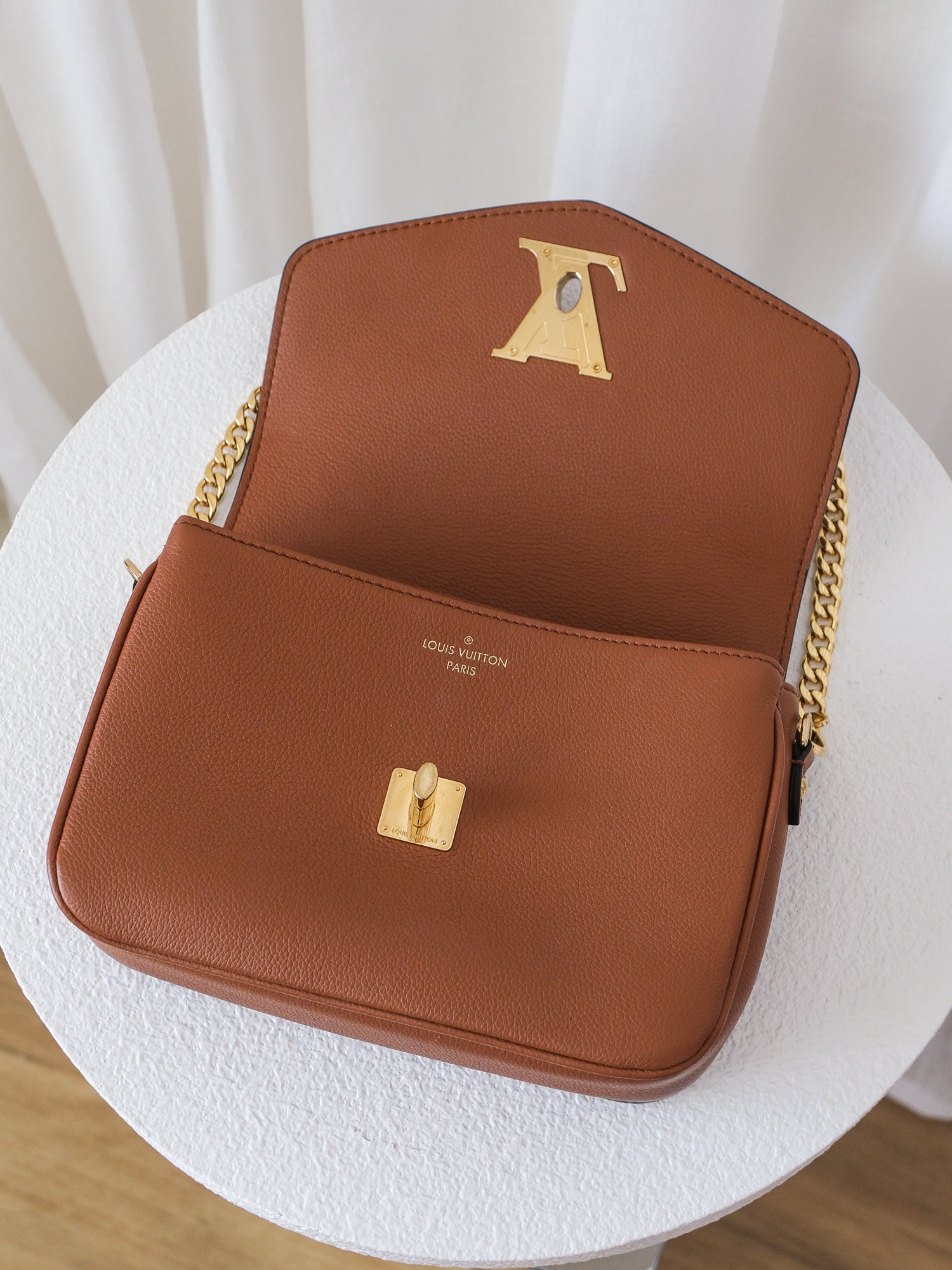 'Oxford' Lockme Leather Crossbody Bag