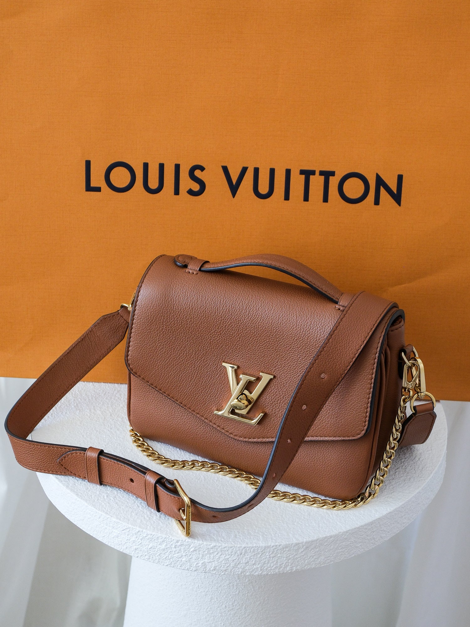 'Oxford' Lockme Leather Crossbody Bag