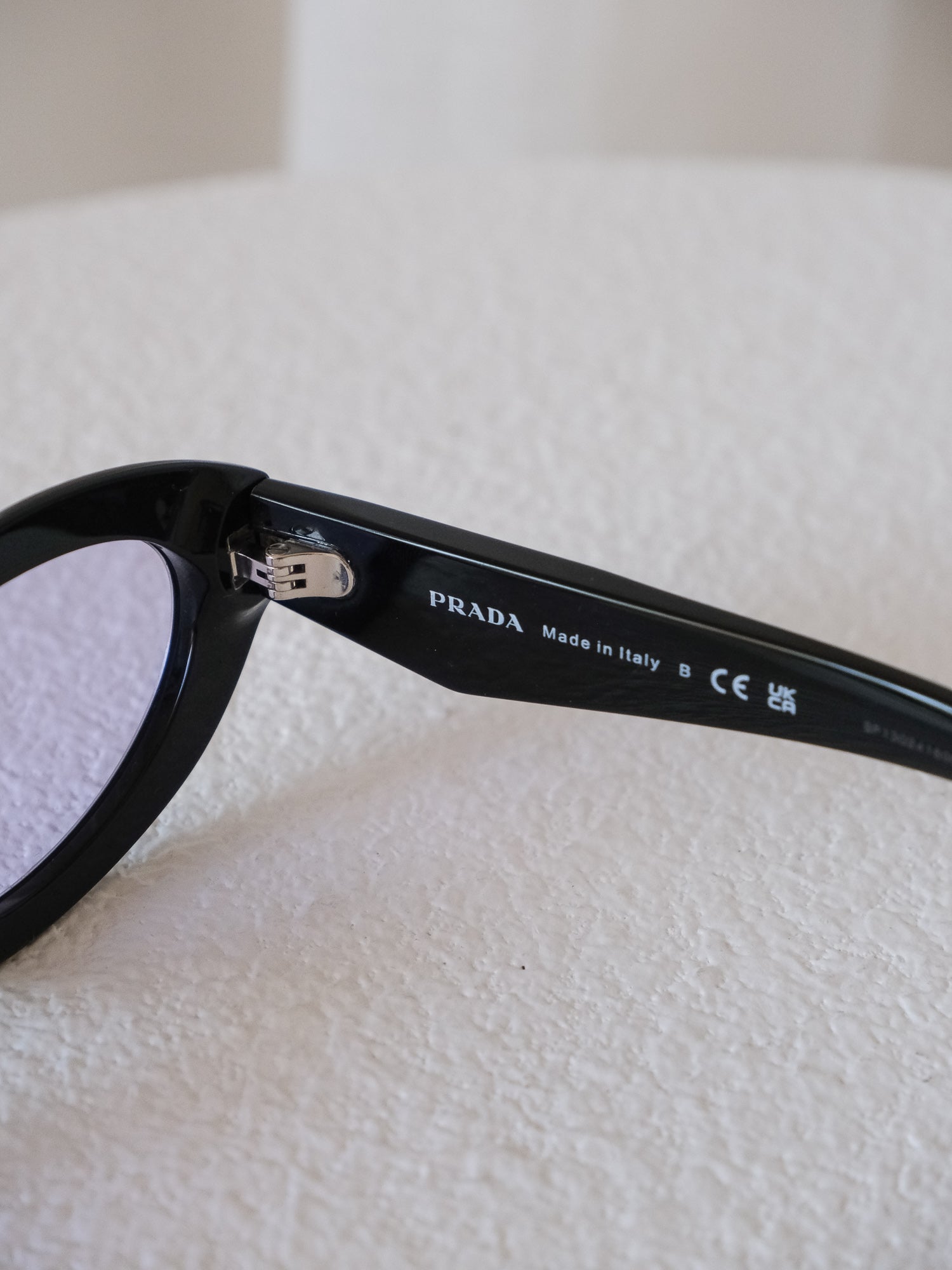 'PR26ZS' Logo Sunglasses
