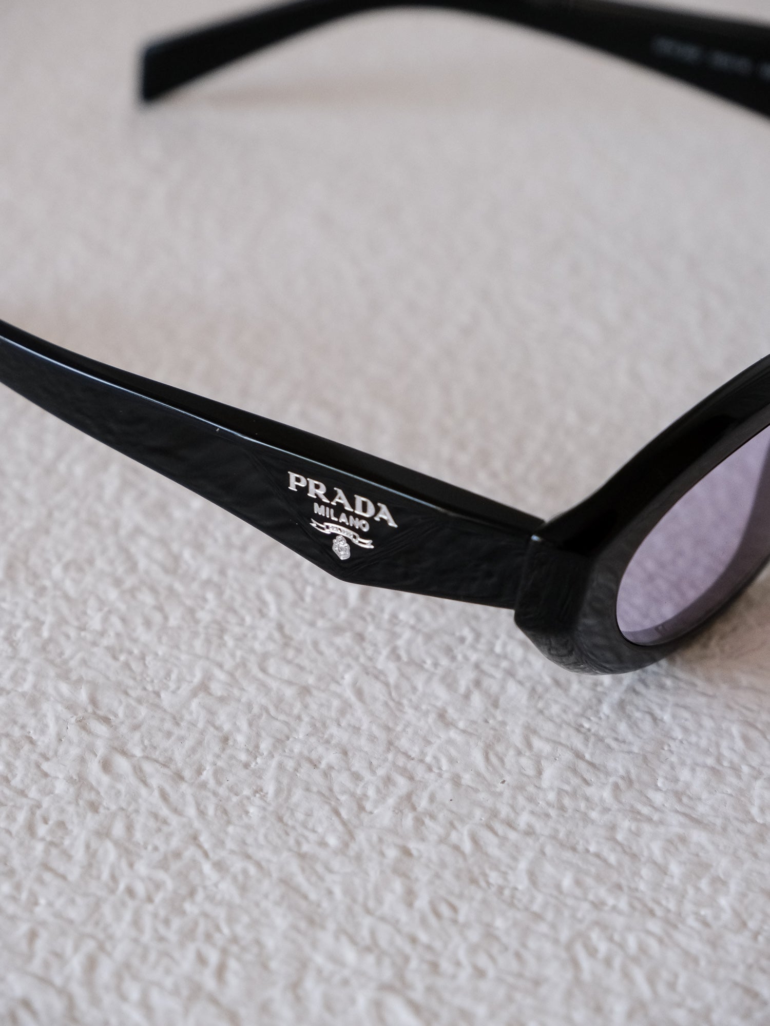 'PR26ZS' Logo Sunglasses