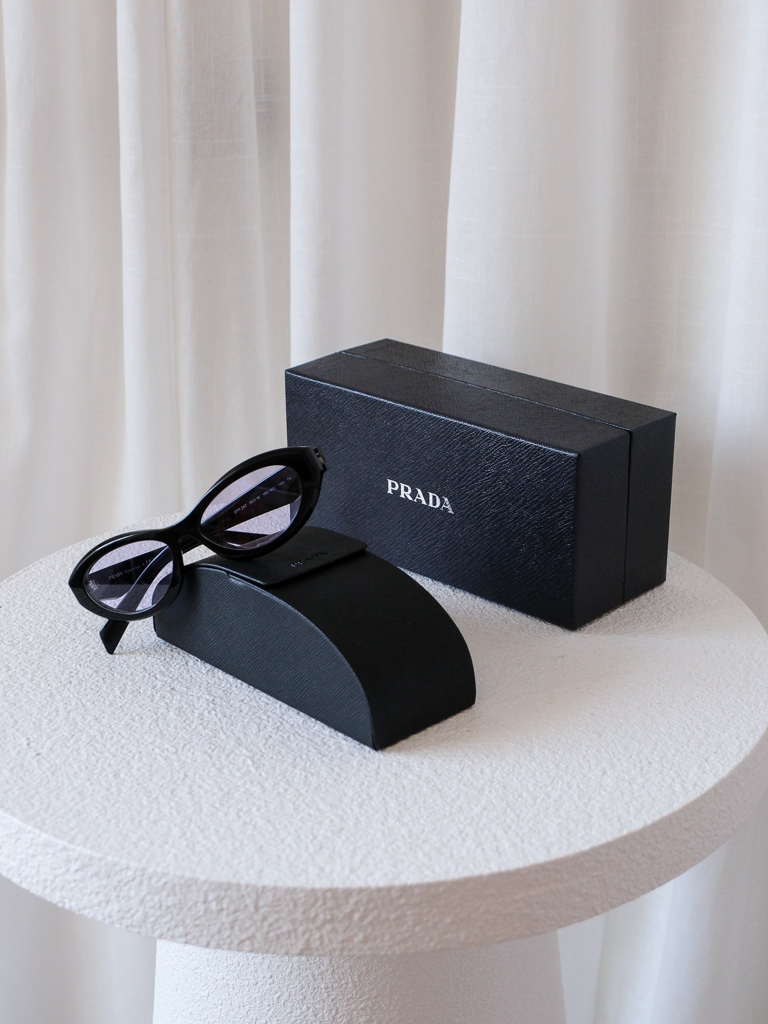 'PR26ZS' Logo Sunglasses