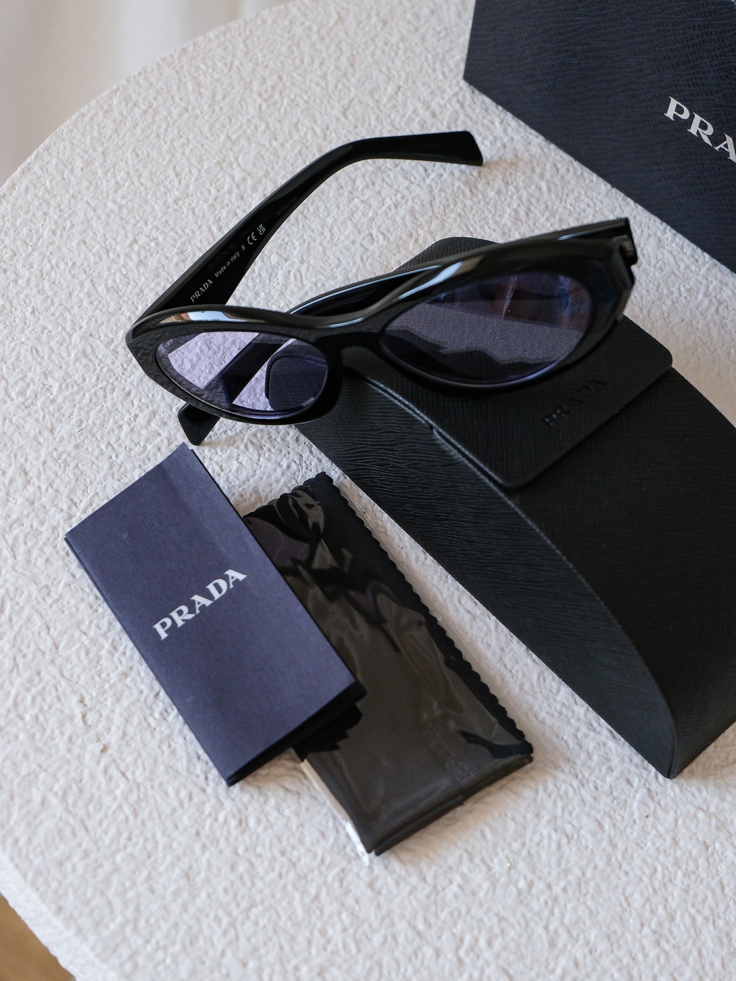 'PR26ZS' Logo Sunglasses