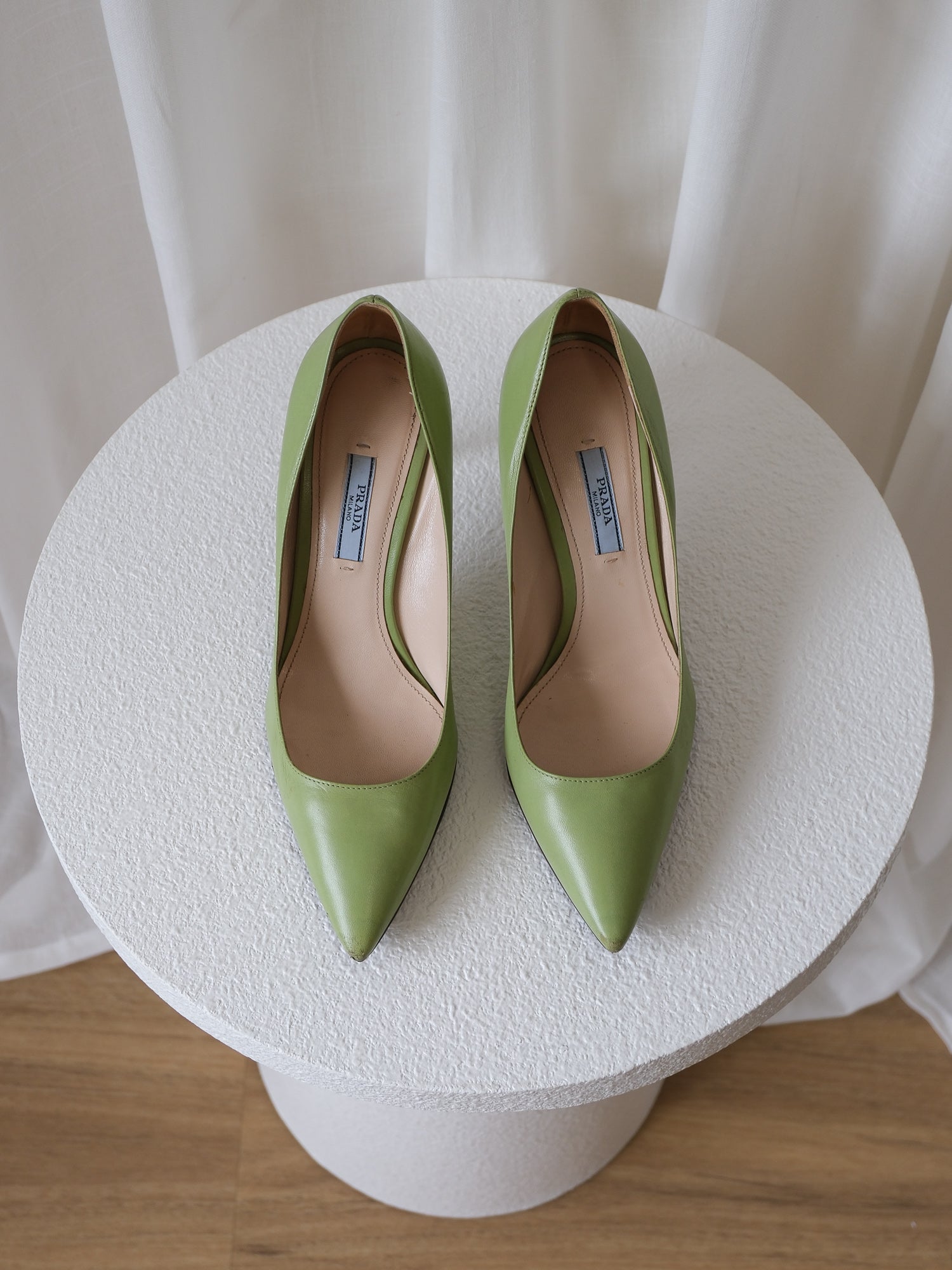 'Capretto' Pointed Toe Leather Pumps, Size 38