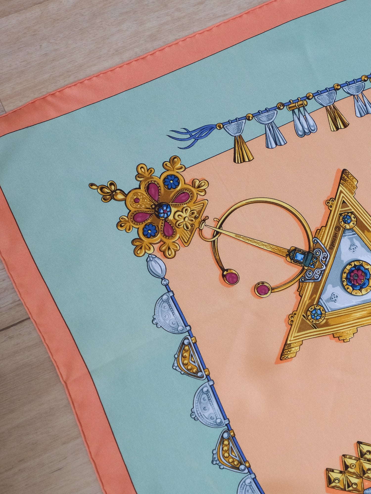 'Parures des Sables' Carré 90 Silk Scarf