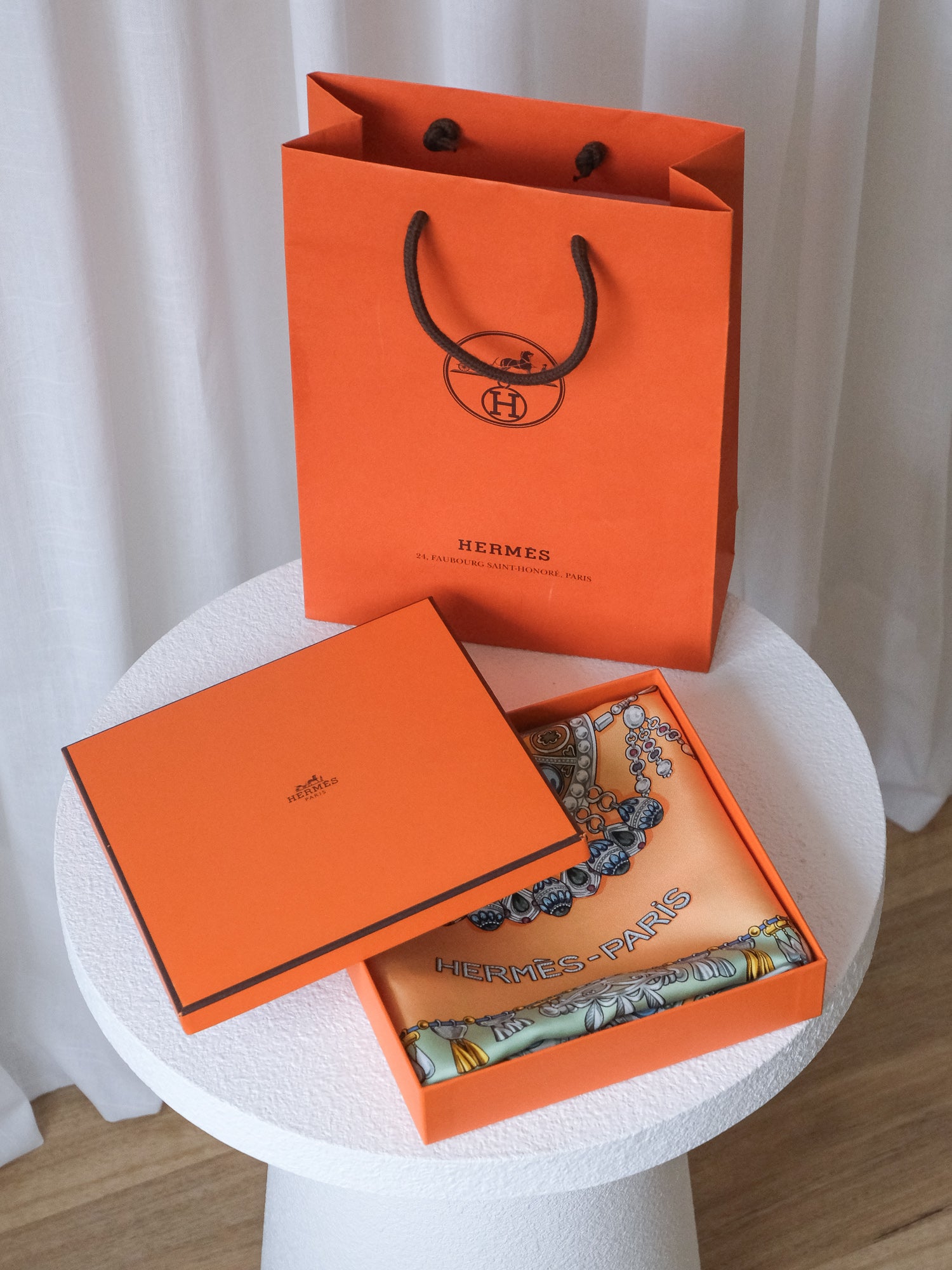 'Parures des Sables' Carré 90 Silk Scarf