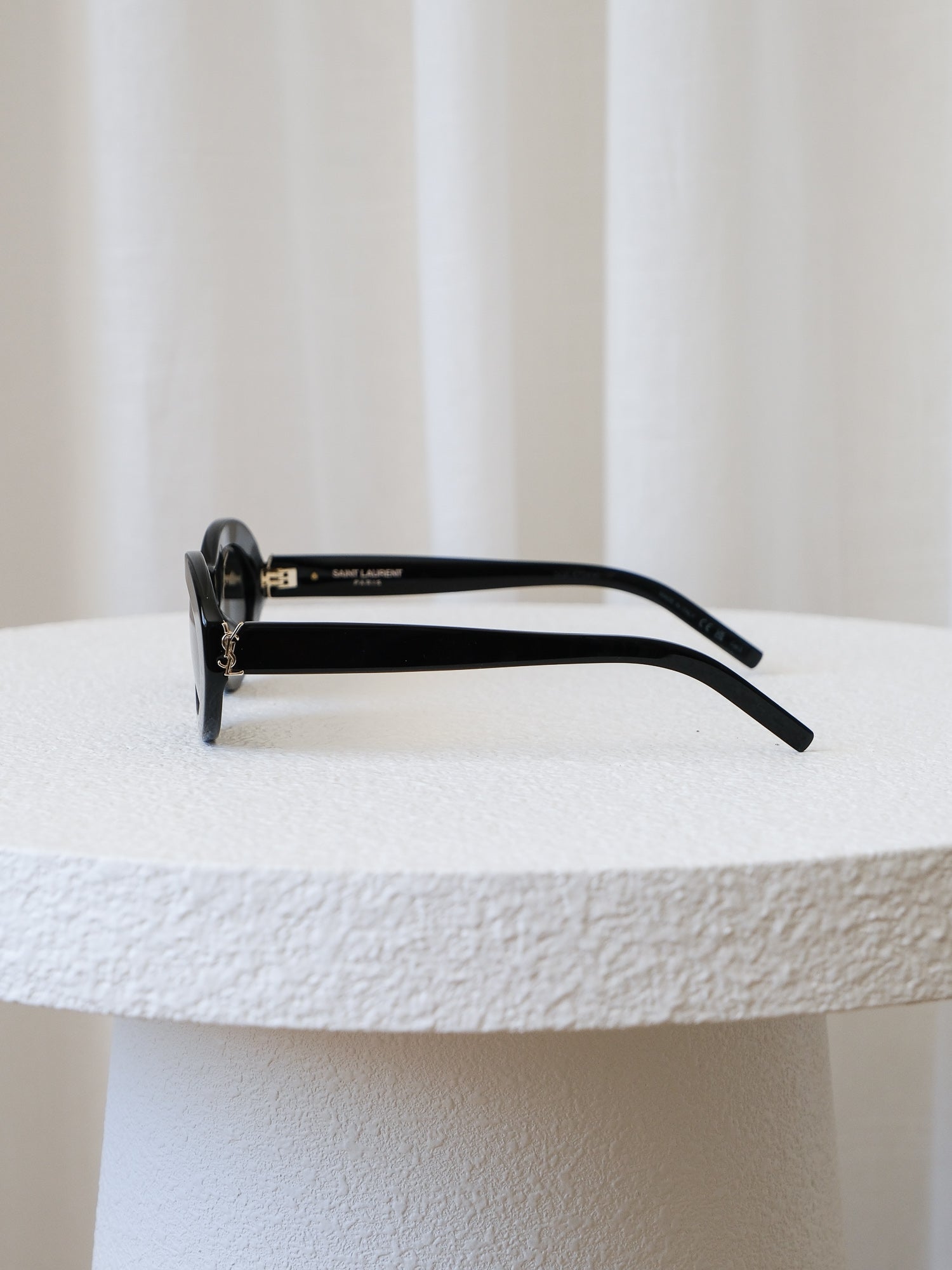 'SLM136' Cassandre Oval Sunglasses