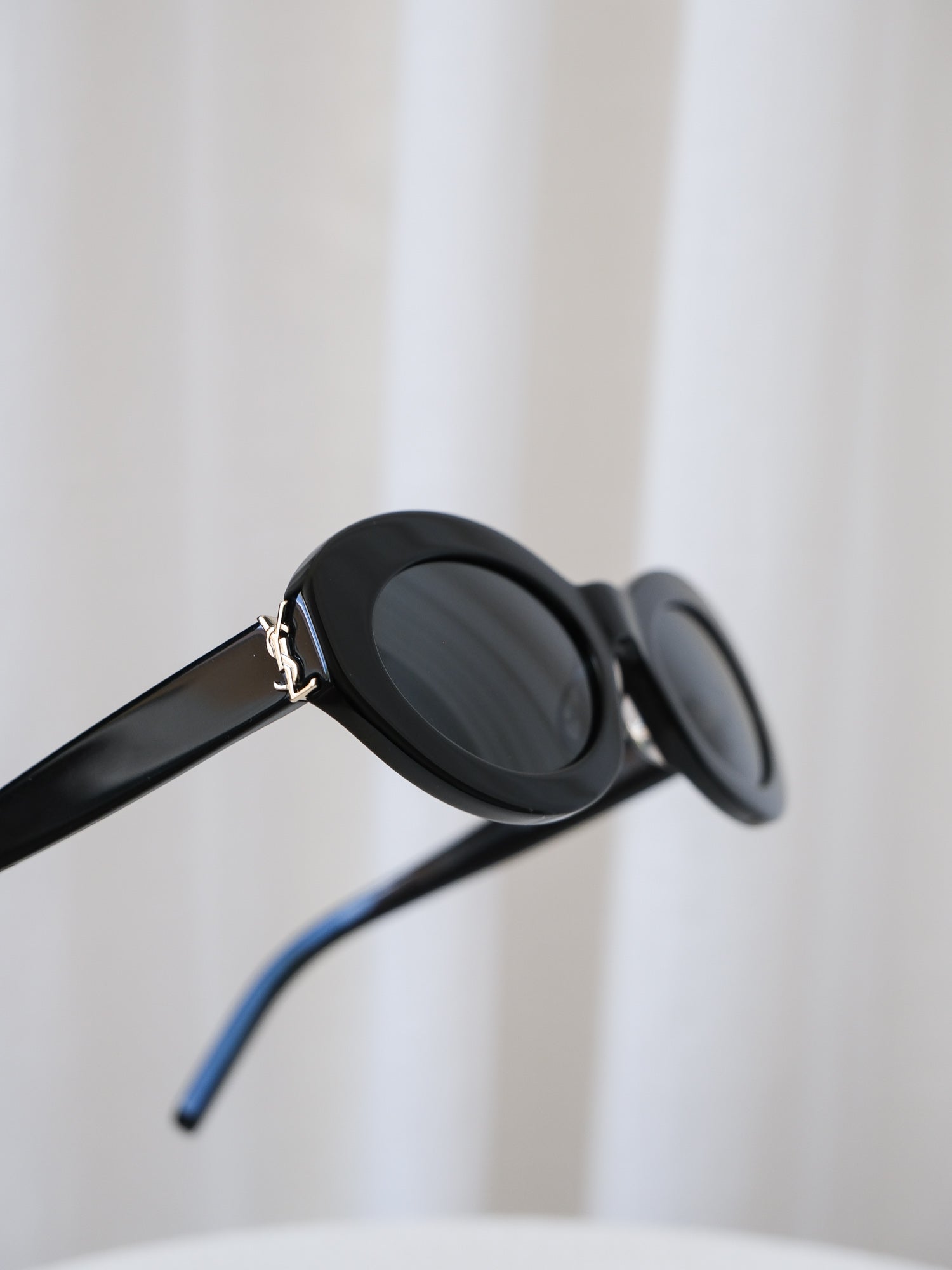 'SLM136' Cassandre Oval Sunglasses