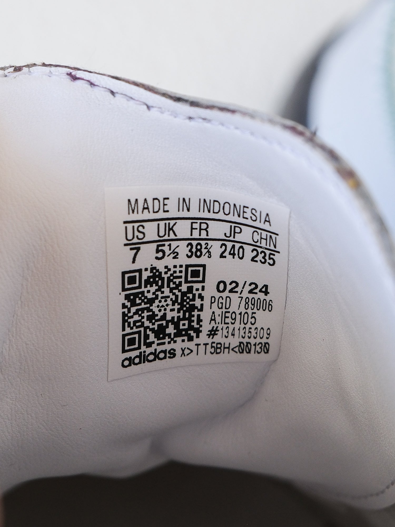 'Sambae' Samba Sneakers, Size US M6 | W7