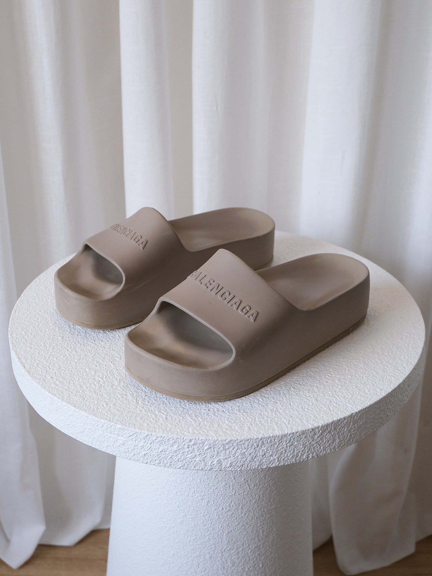 Chunky Logo-Embossed Rubber Pool Slides, Size 38