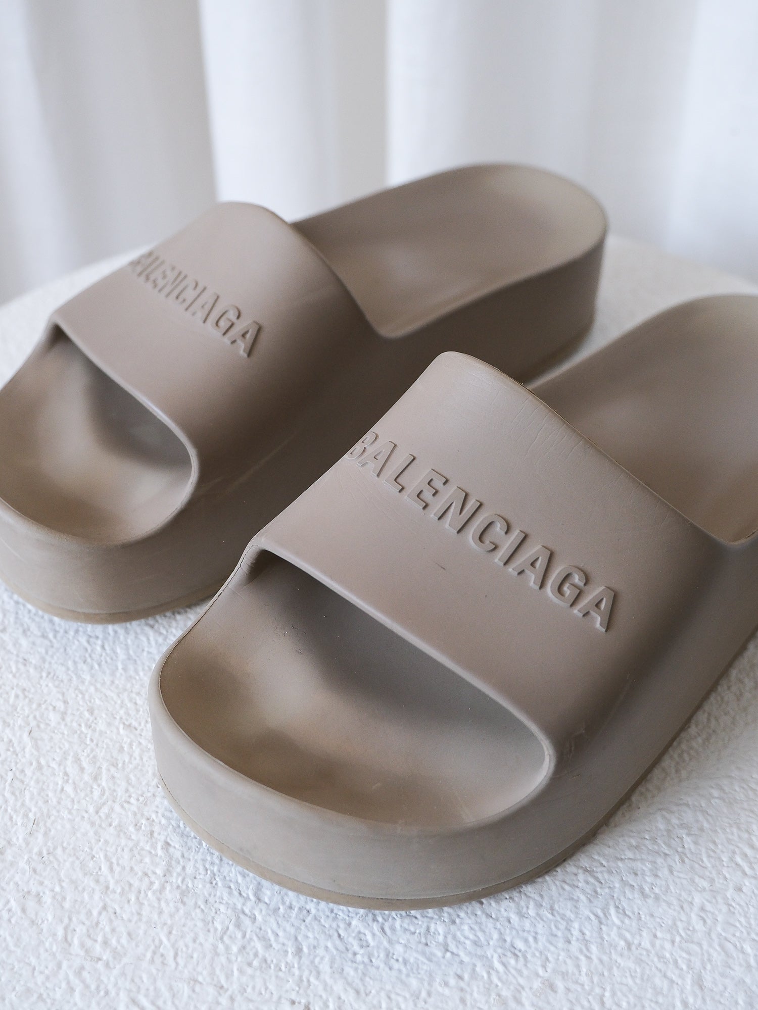 Chunky Logo-Embossed Rubber Pool Slides, Size 38