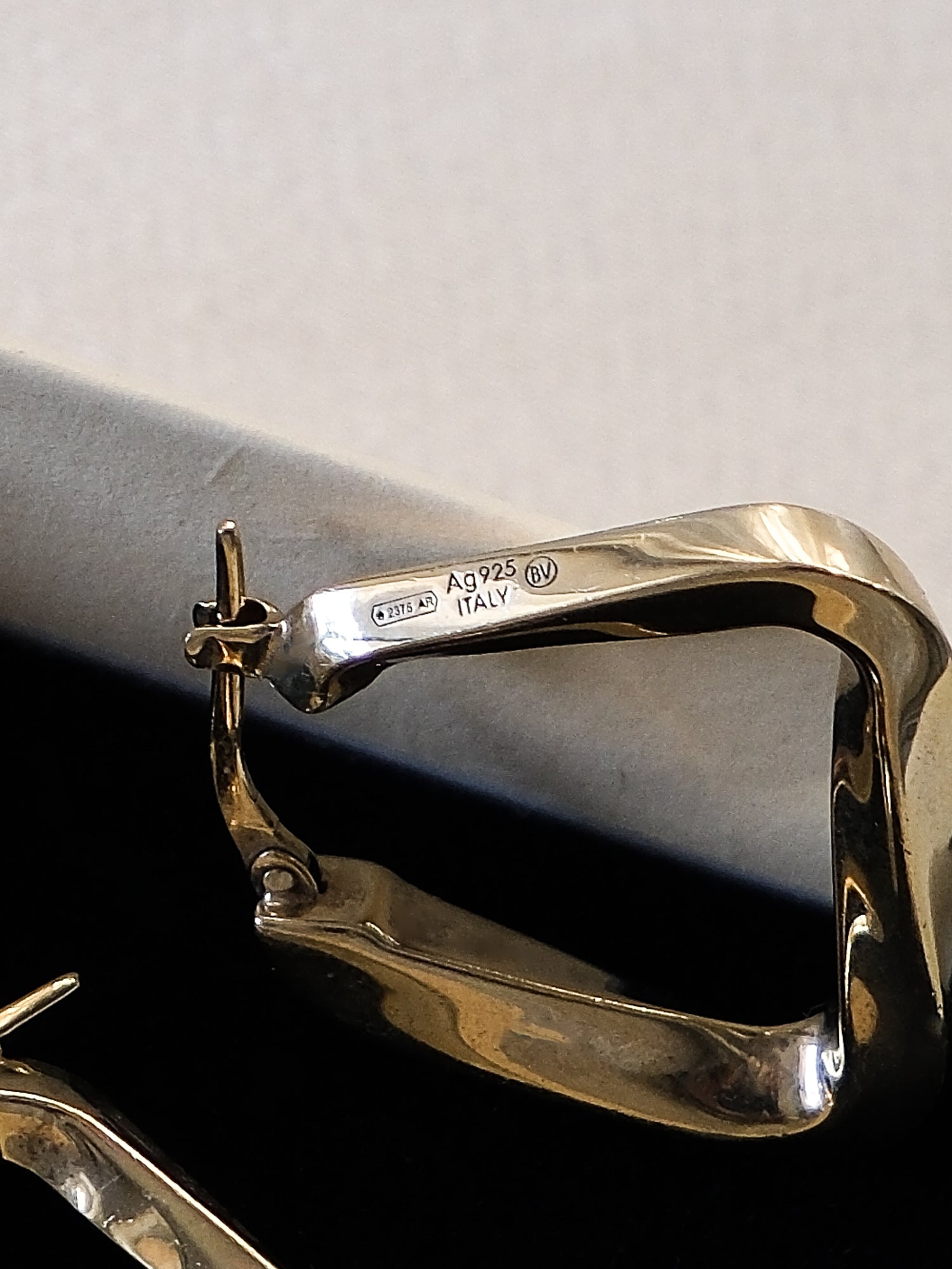 Small Twist Triangle Hoop Earrings