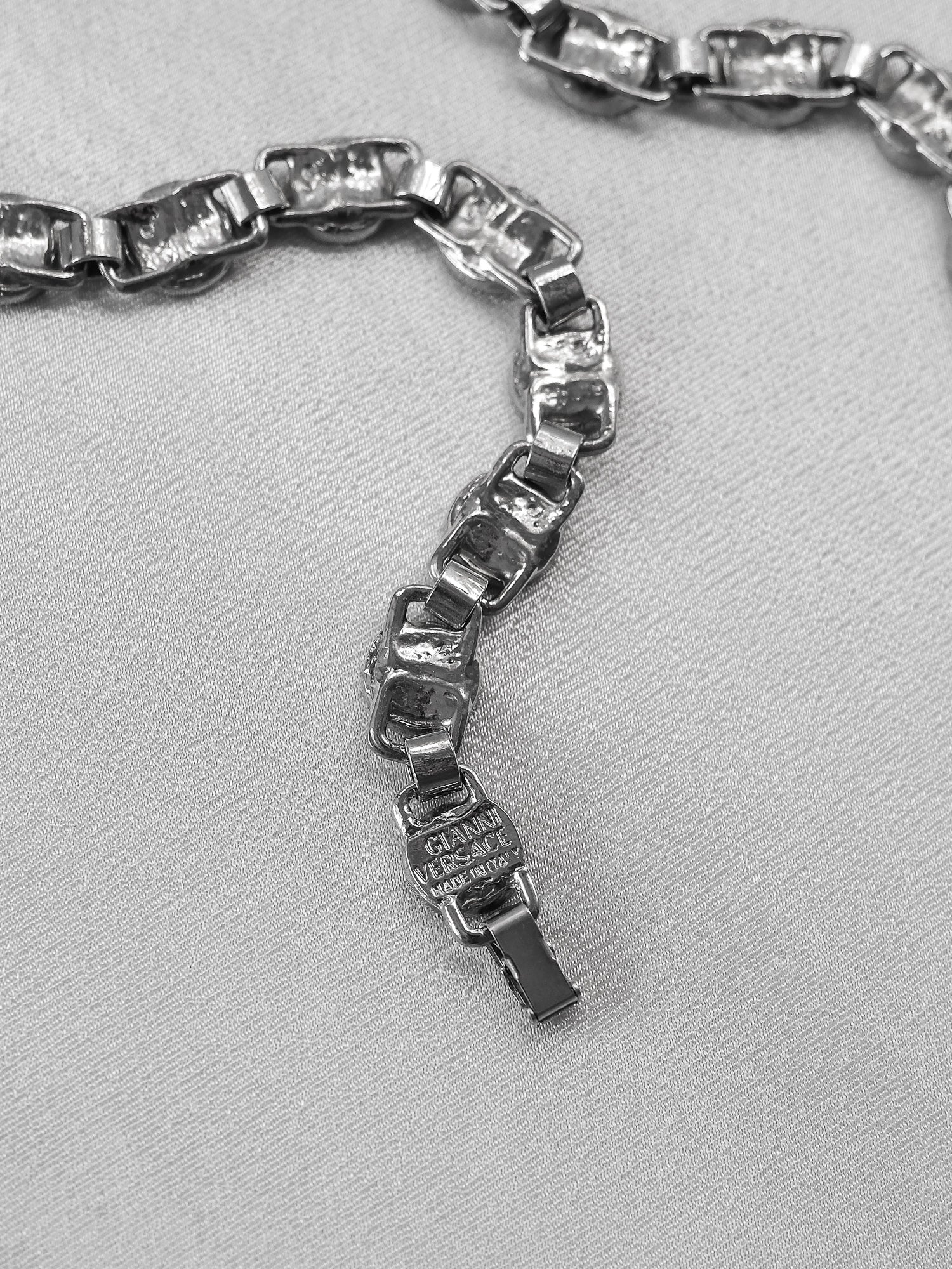 Vintage 1990s Medusa Medallion Chain Necklace