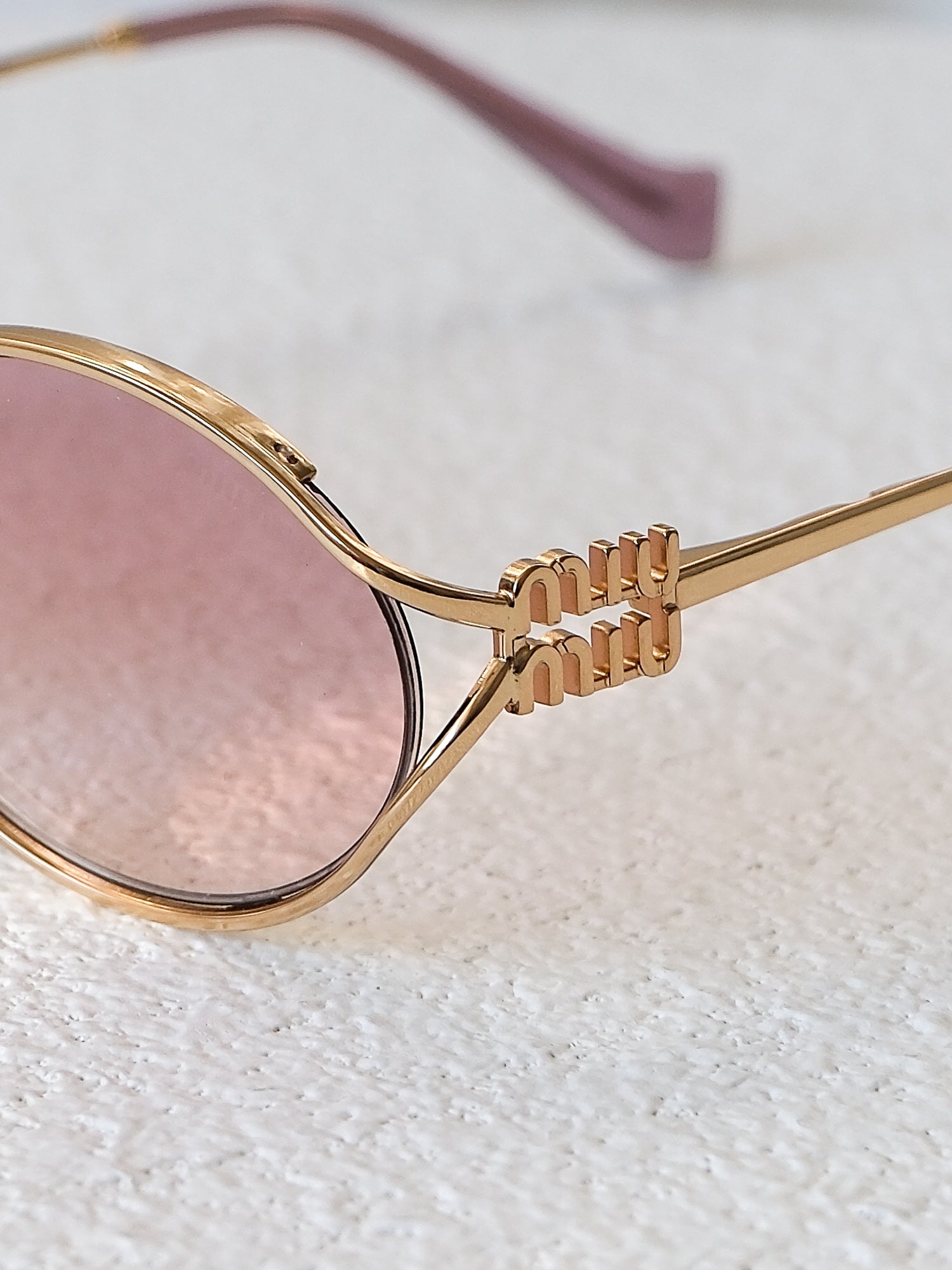 'MU 52YS' Pink Beg Shaded Lens Sunglasses