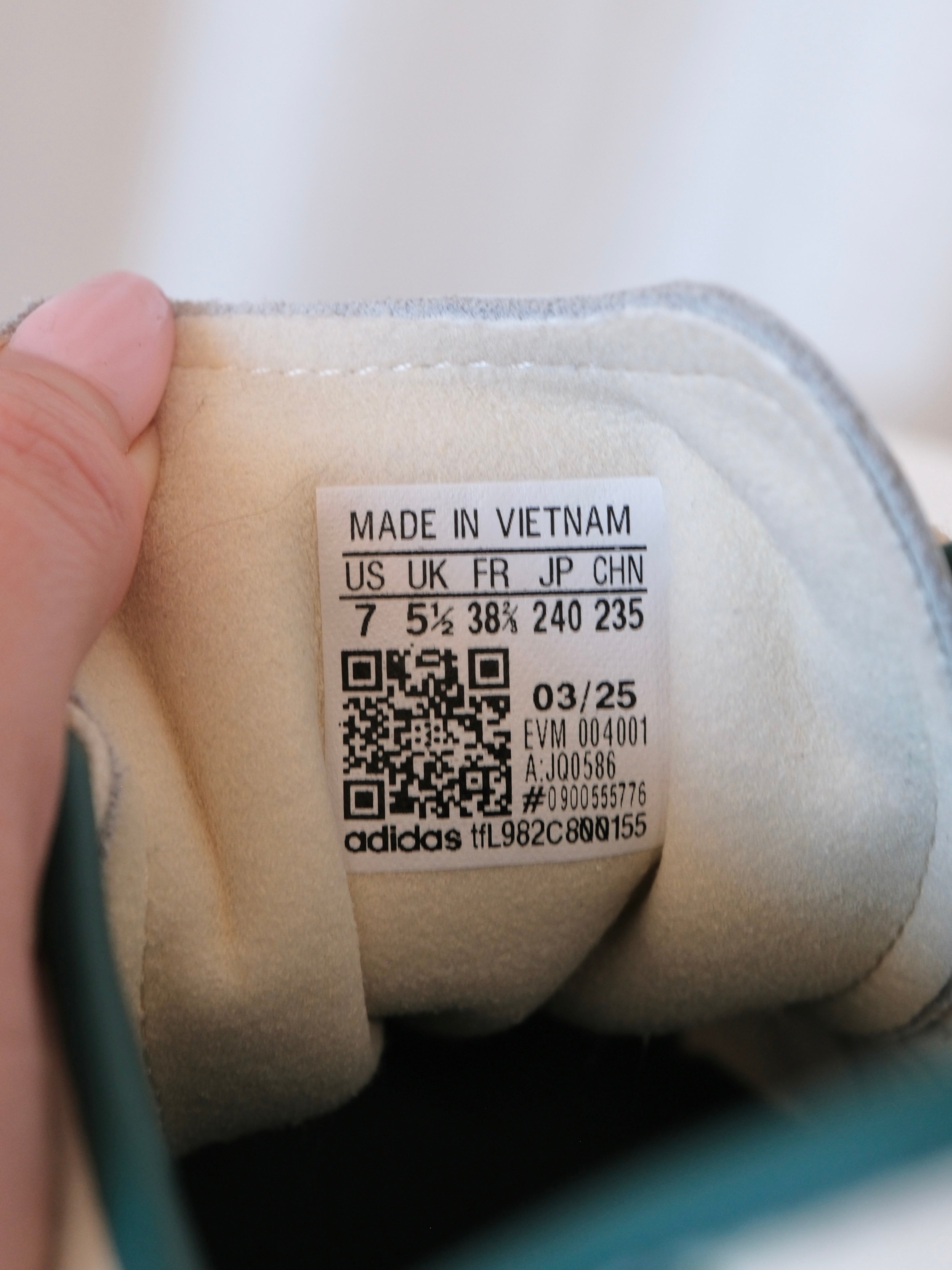 'Tokyo' Shoes, Size US M6 | W7