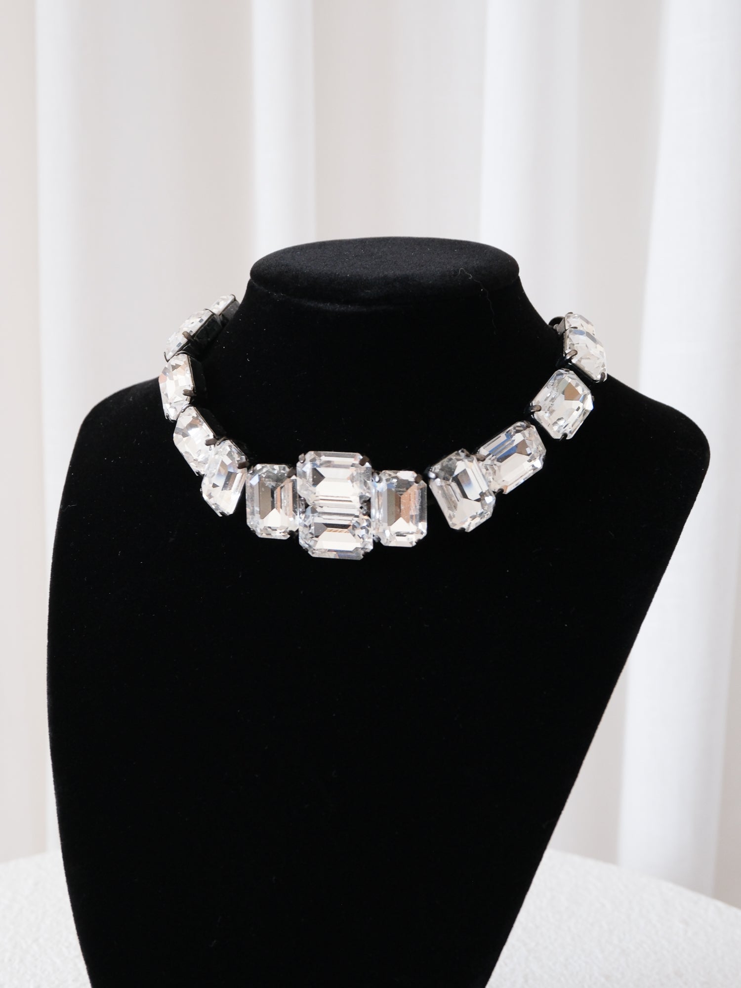 'Dynasty Sior' Crystal Choker Necklace