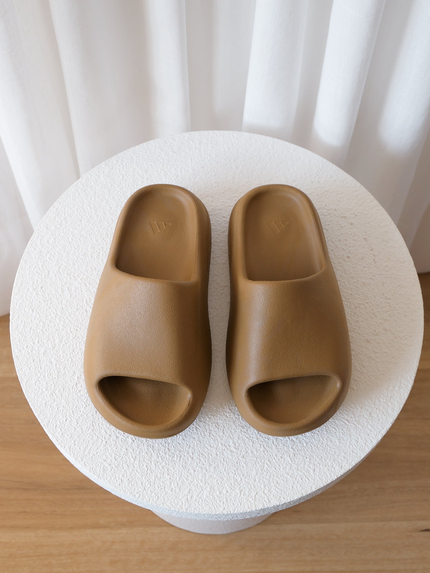 Rubber Pool Slides, Size US M5 | W6