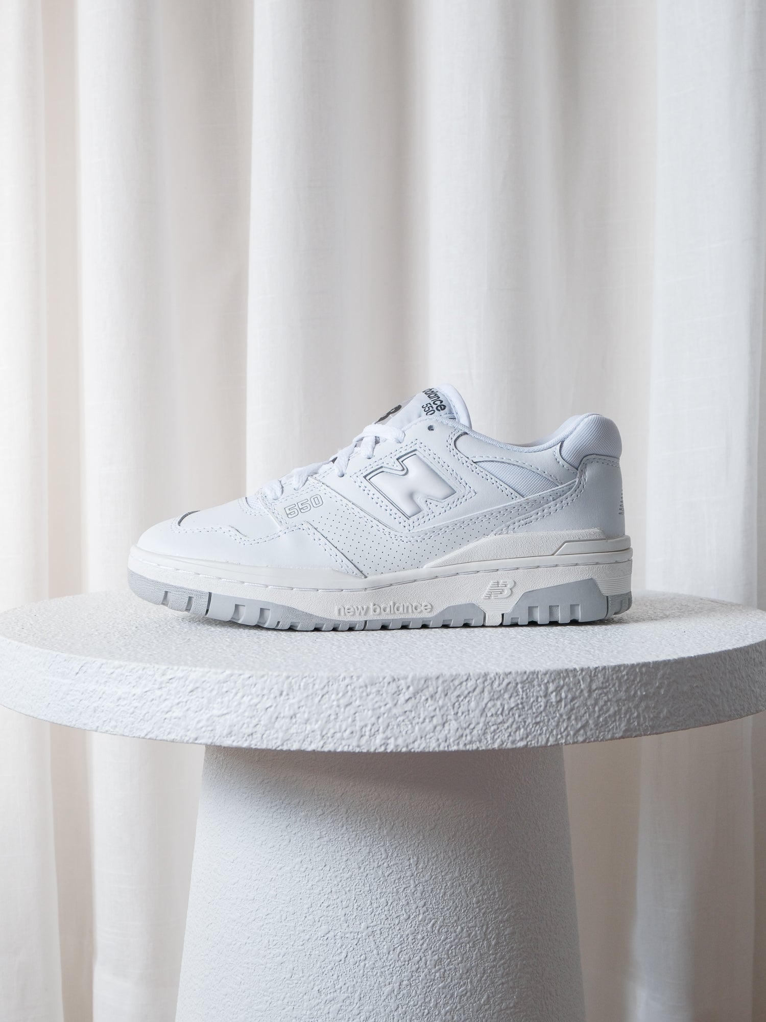 NB 550 Unisex Sneakers, Size 37.5