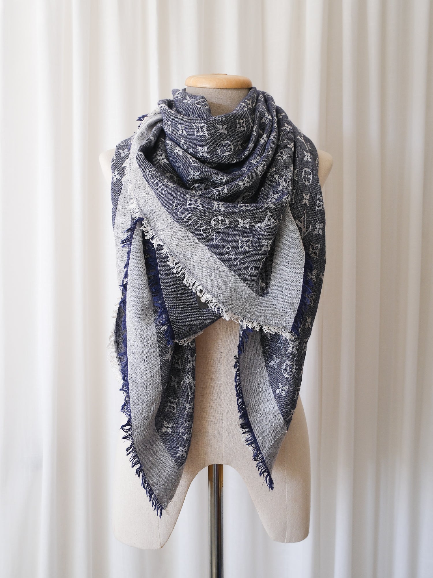 M71376 Monogram Denim Shawl