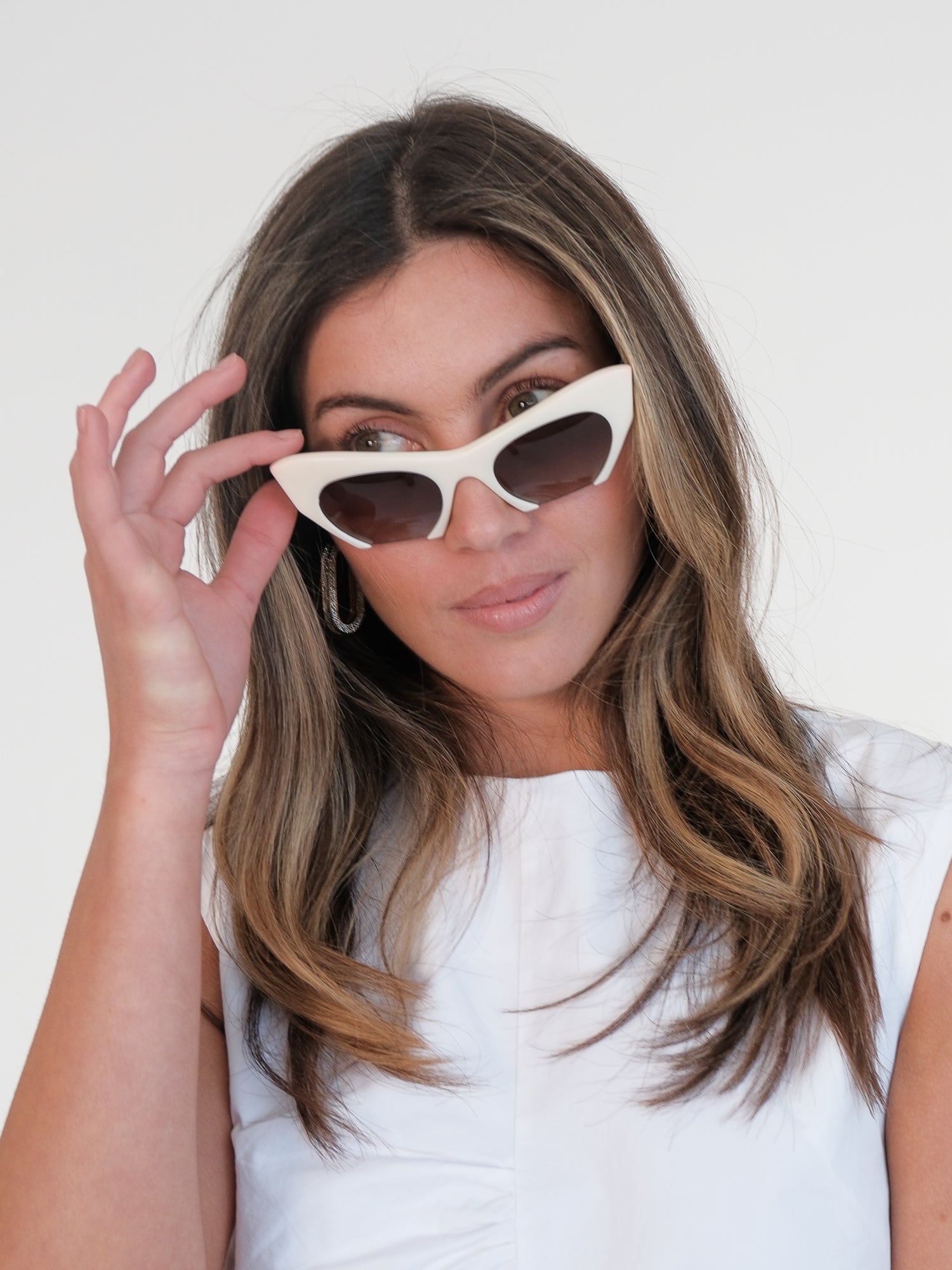 'SMU 10OS' Rasoir Cat Eye Sunglasses