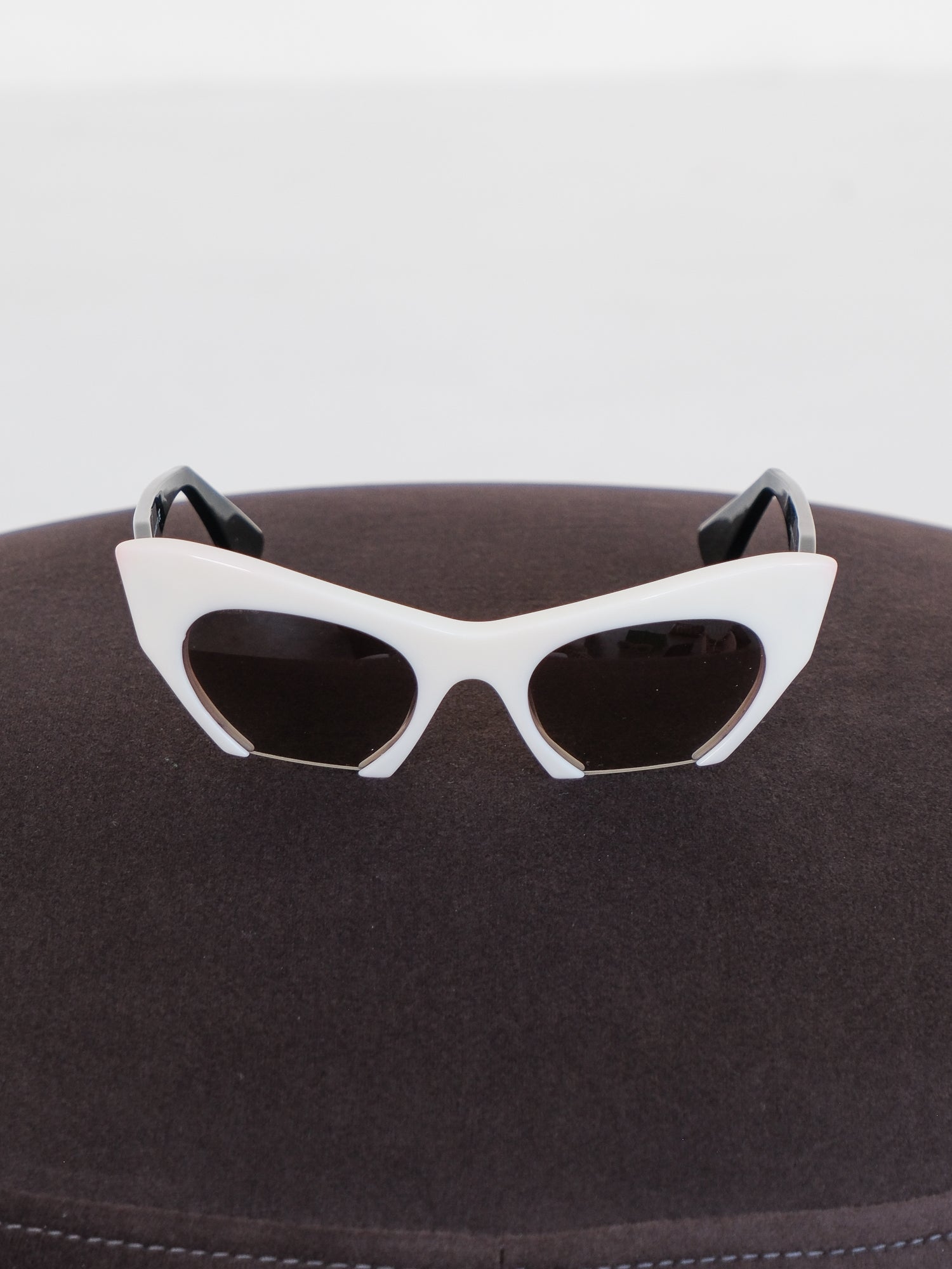 'SMU 10OS' Rasoir Cat Eye Sunglasses
