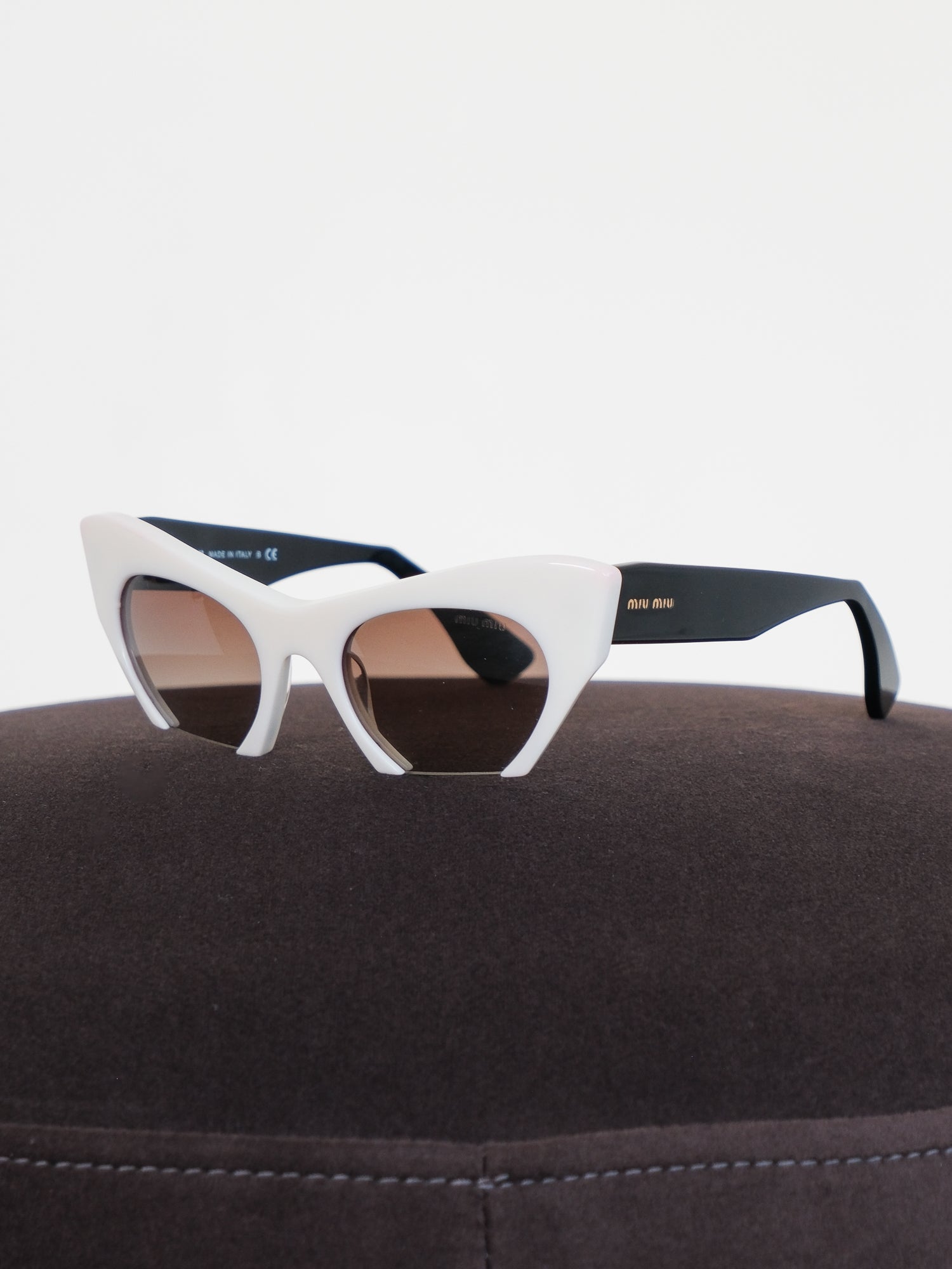 'SMU 10OS' Rasoir Cat Eye Sunglasses