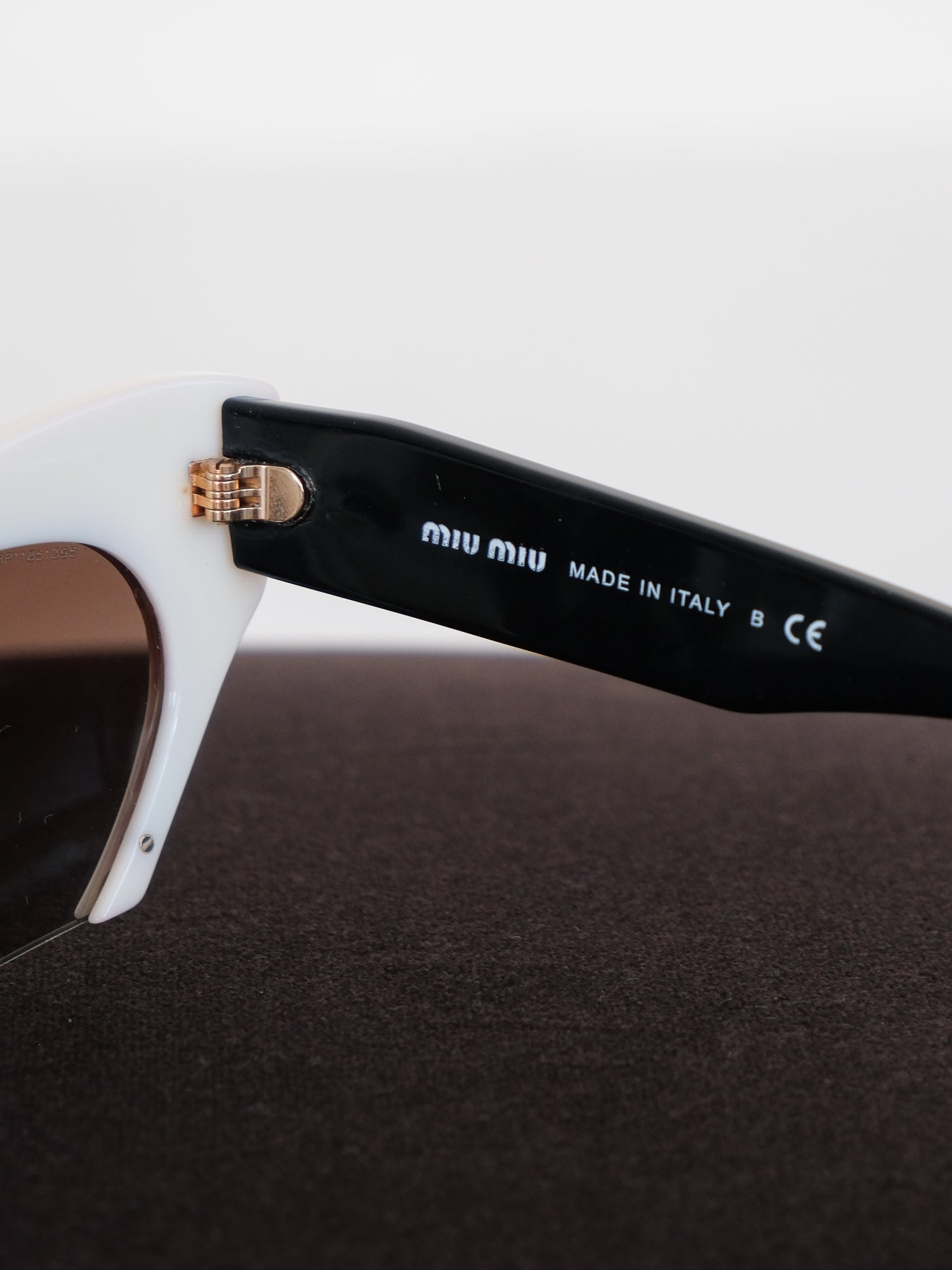 'SMU 10OS' Rasoir Cat Eye Sunglasses