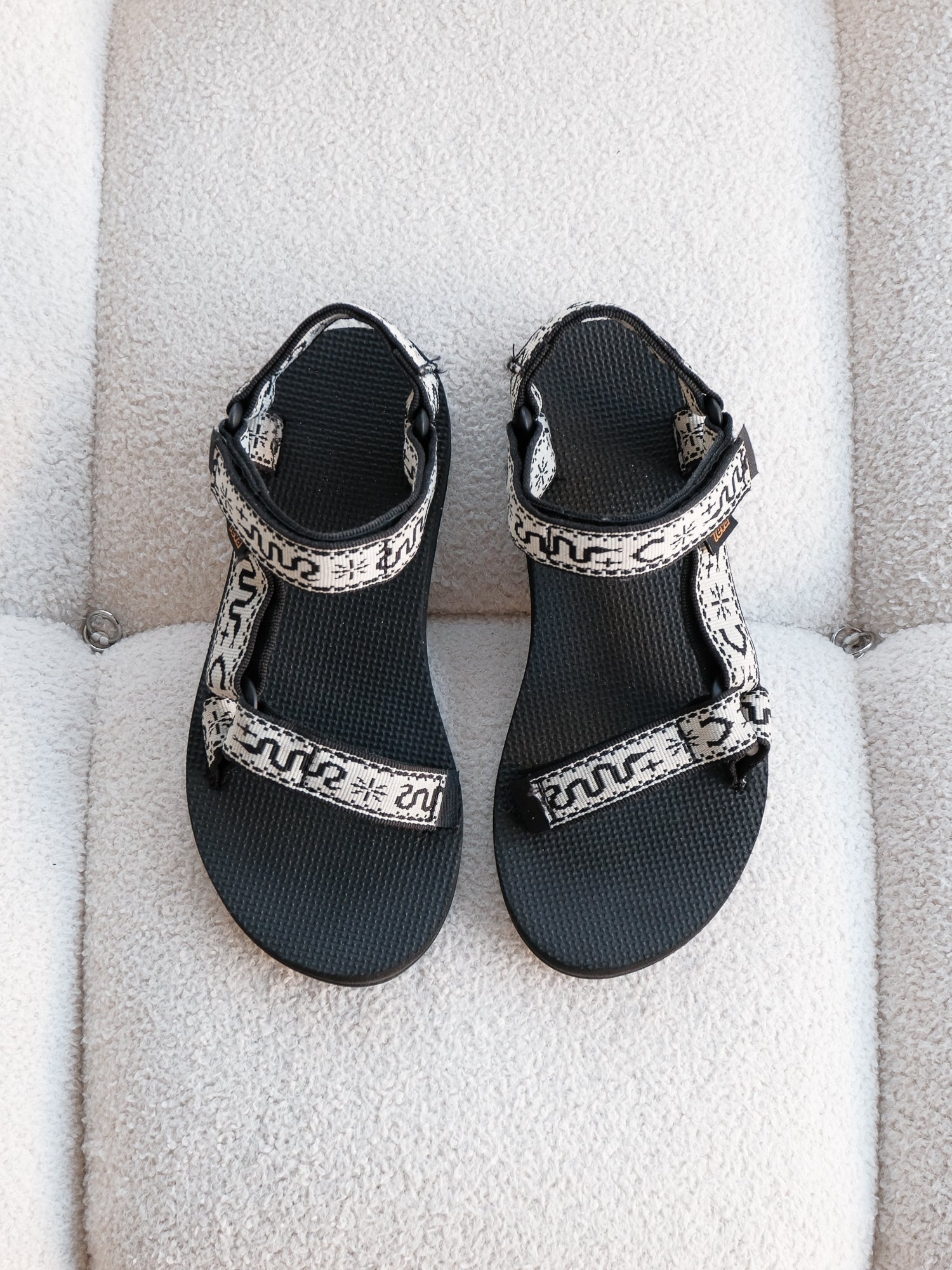 Original Universal Sandal, Size 37