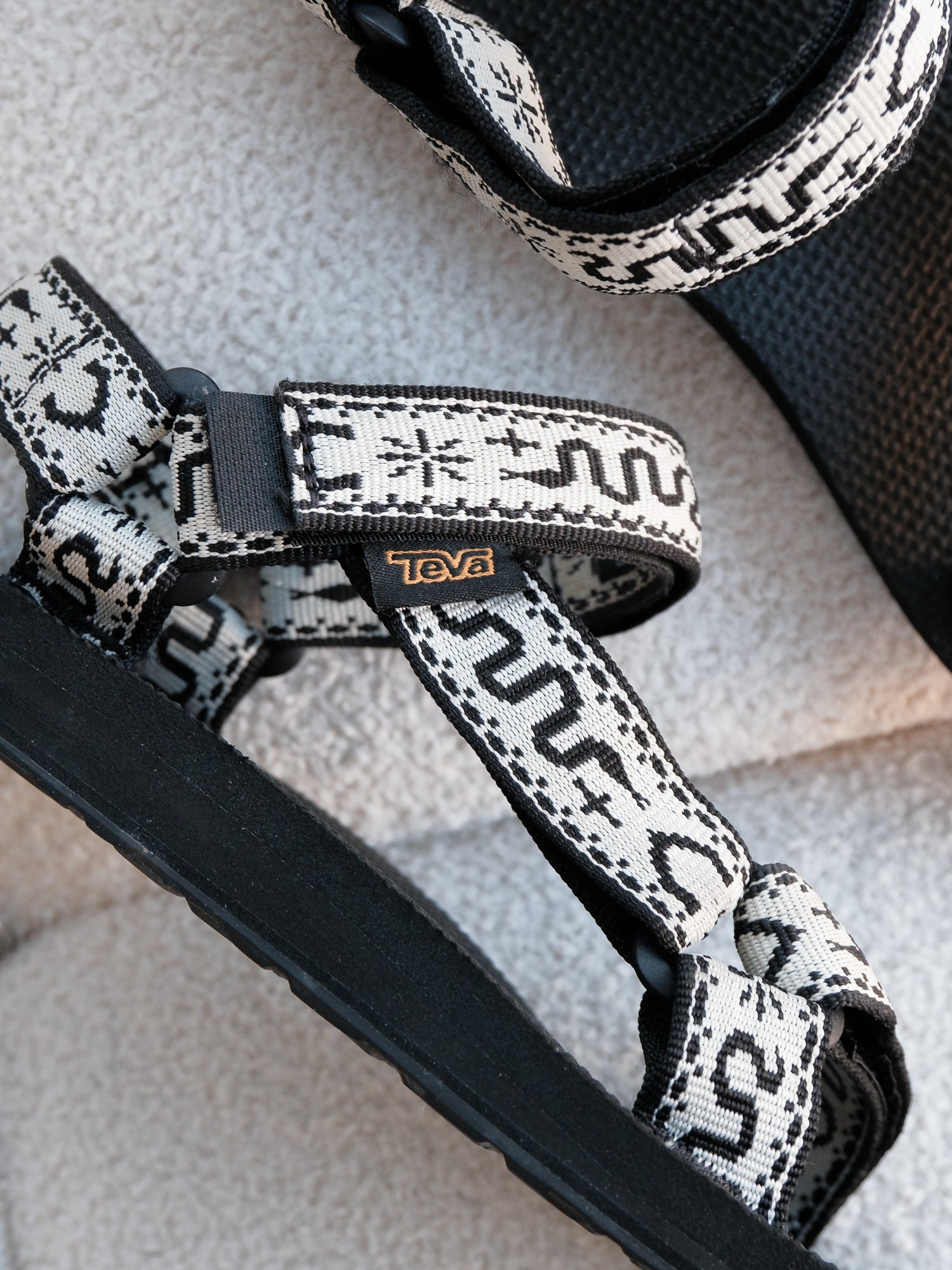 Original Universal Sandal, Size 37