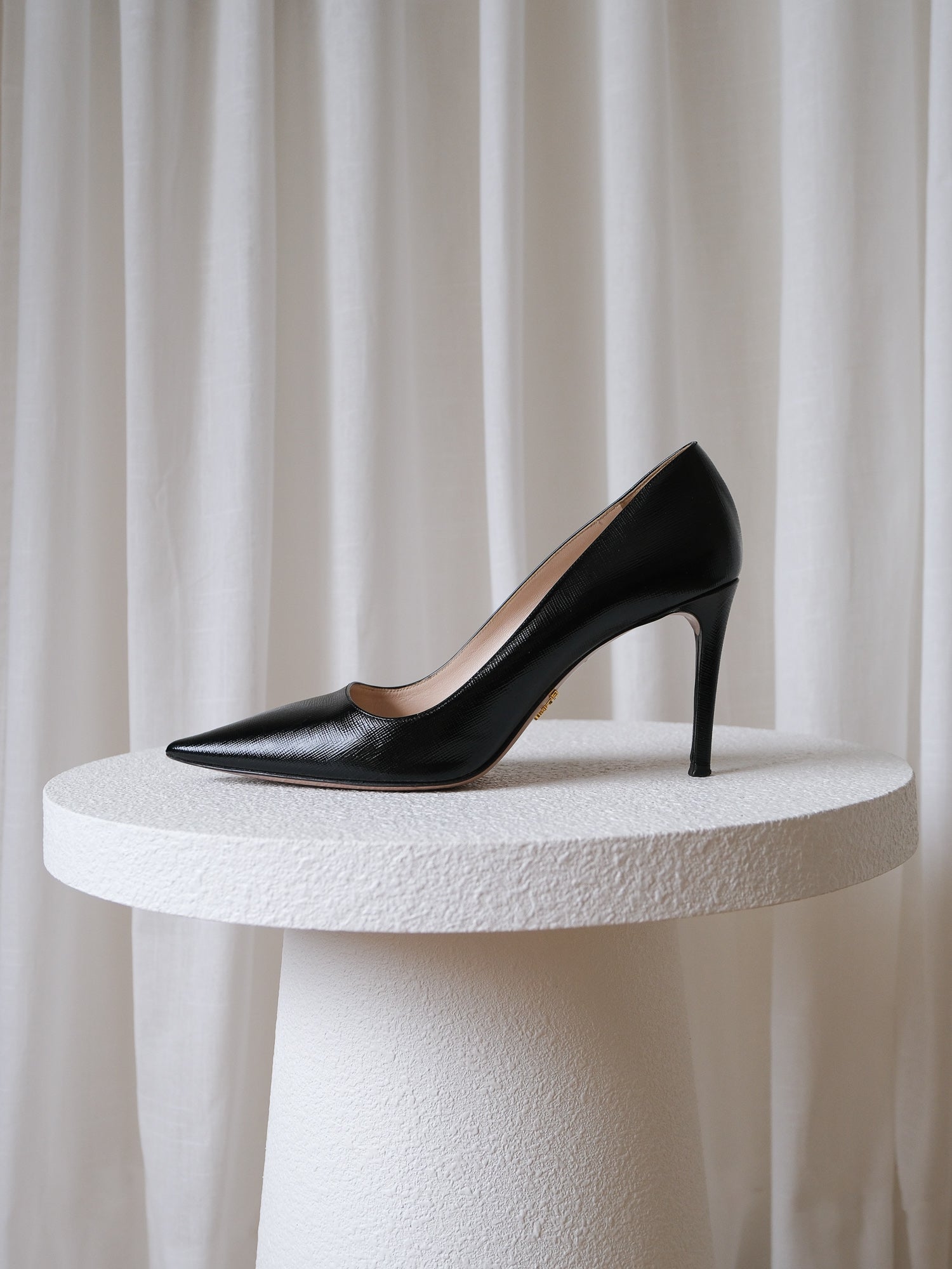 Saffiano Pointed Toe Pumps, Size 39